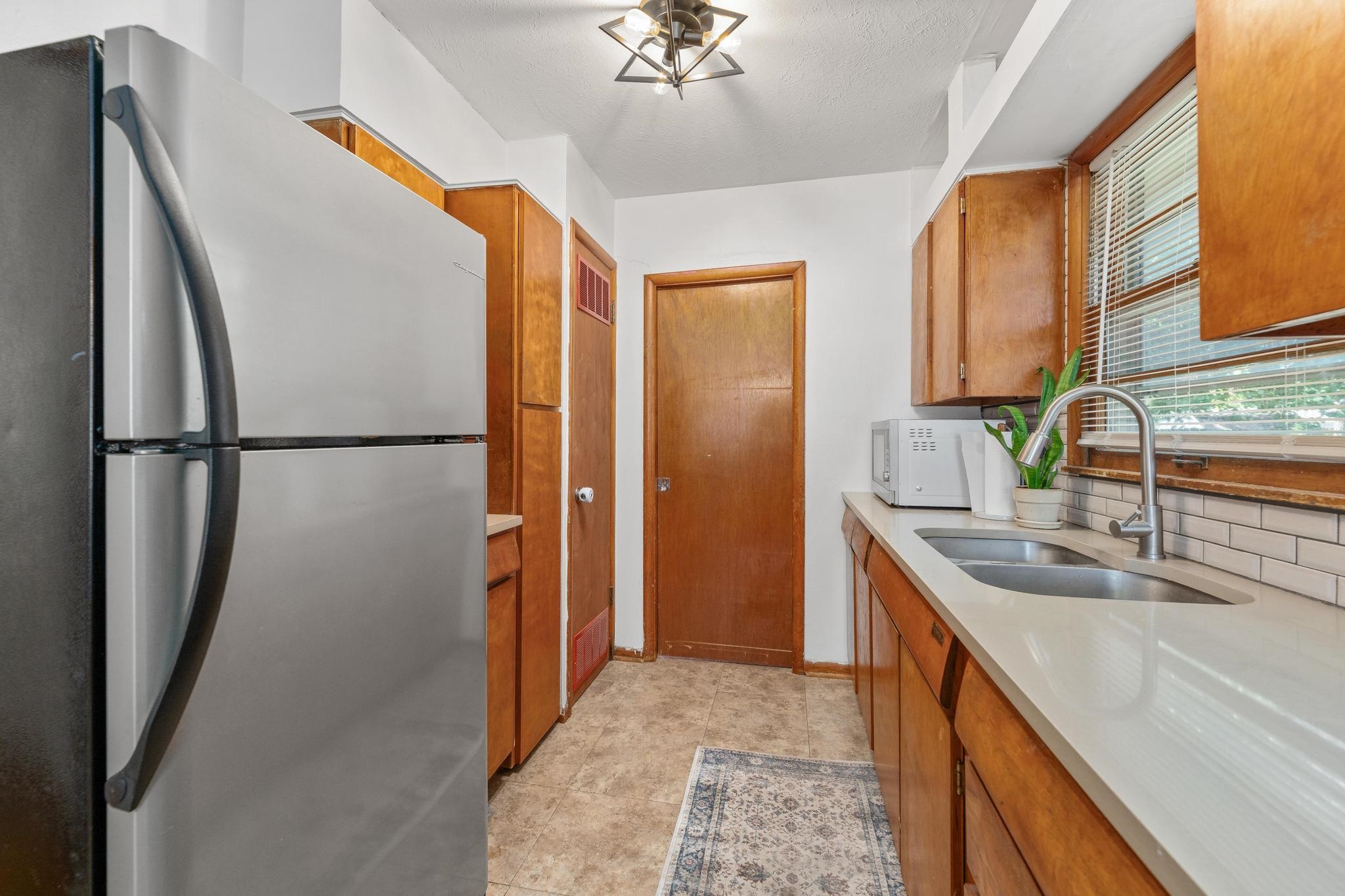 615 N Redbarn Wichita KS 67212