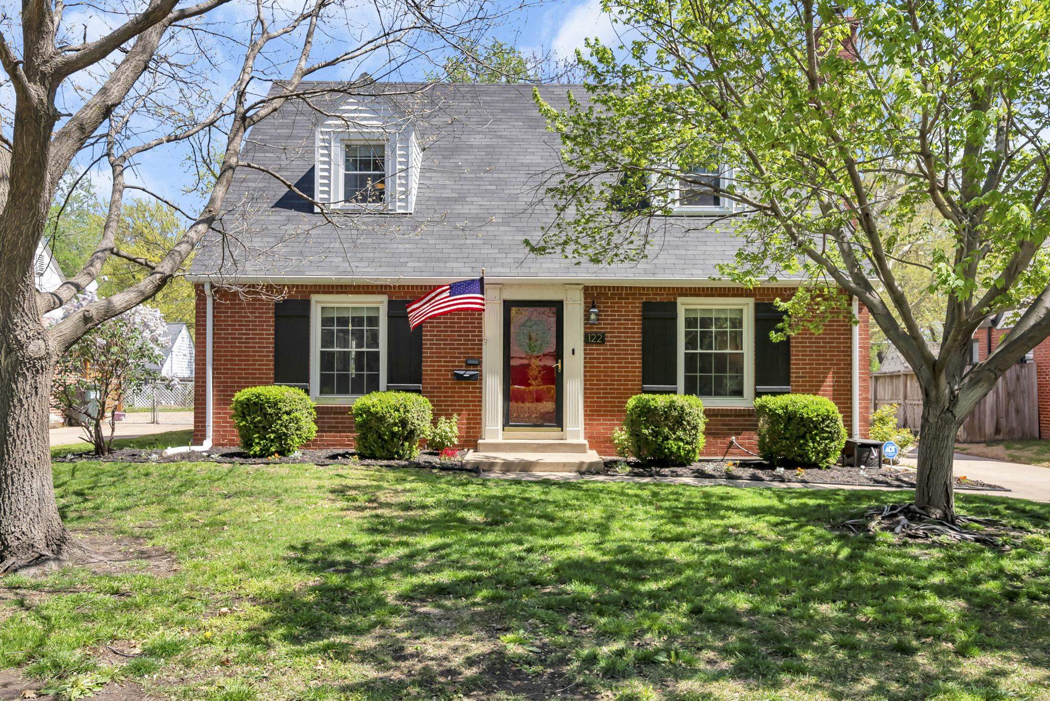 122 N Parkwood Lane Wichita KS 67208