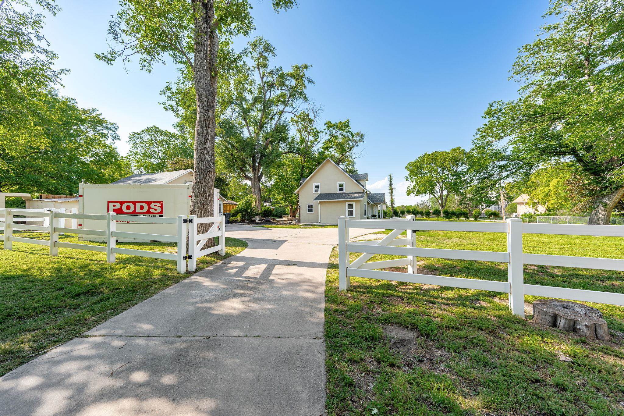 2098 N Westridge Court Wichita KS 67203