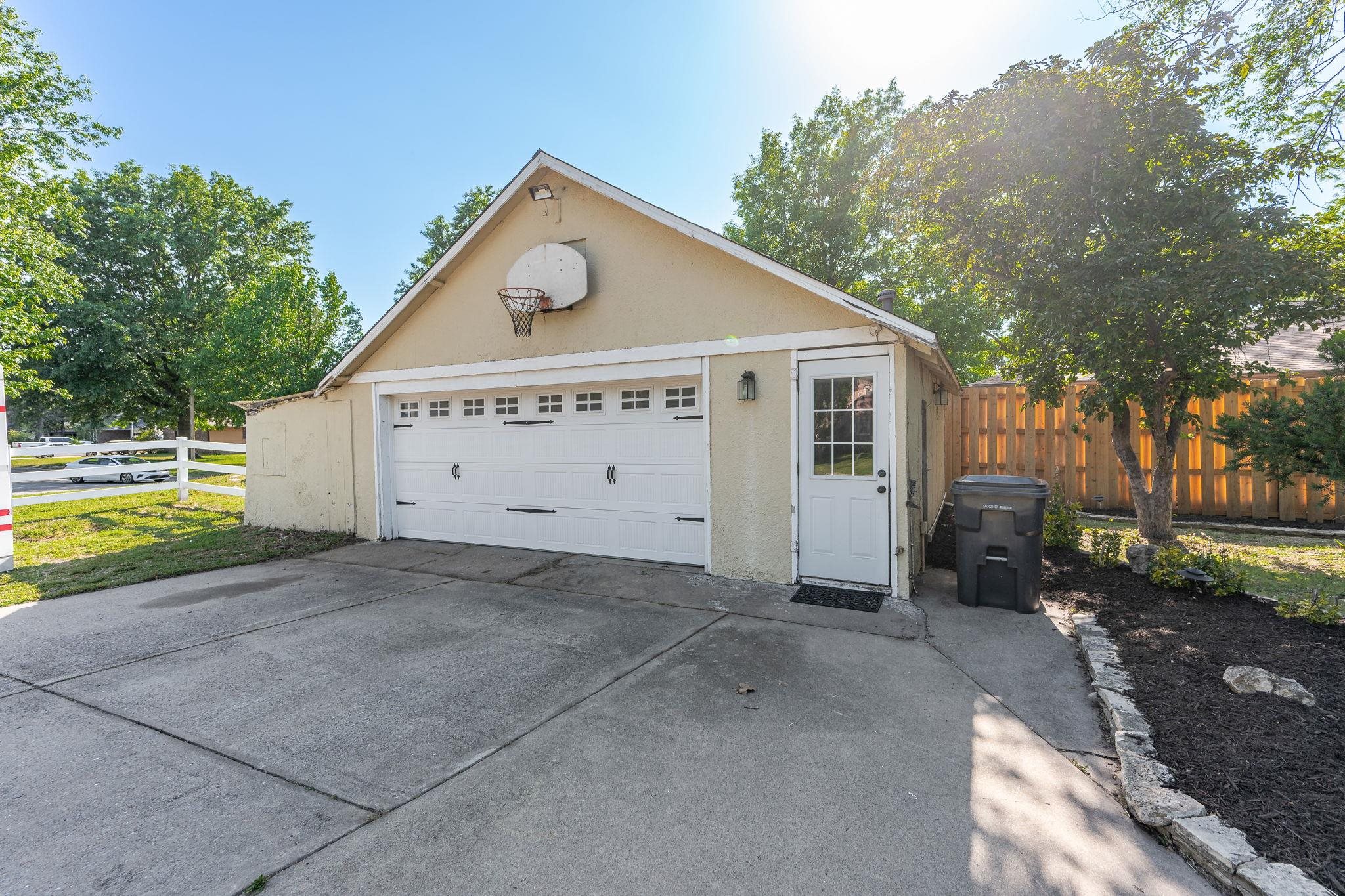 2098 N Westridge Court Wichita KS 67203