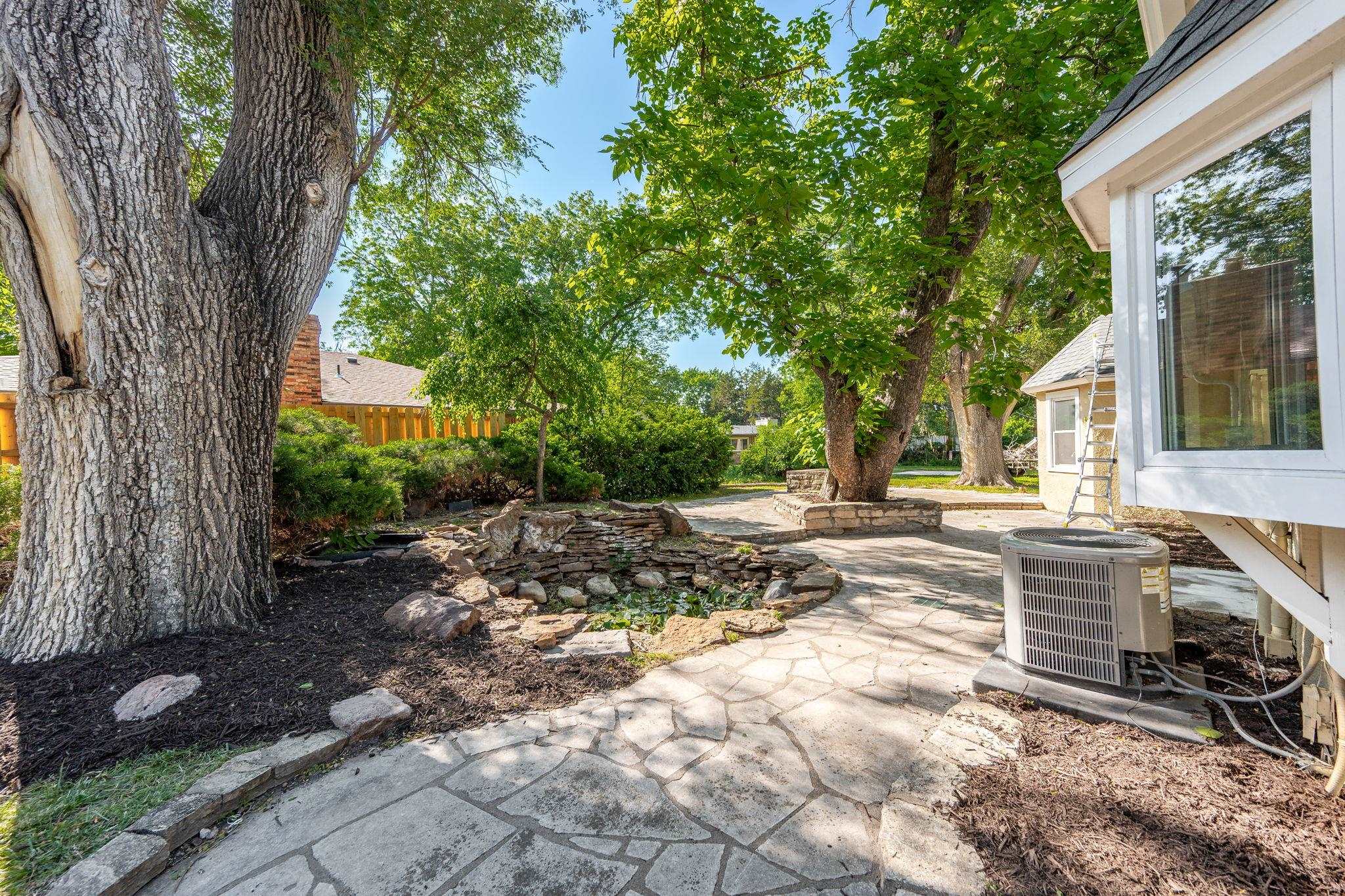 2098 N Westridge Court Wichita KS 67203