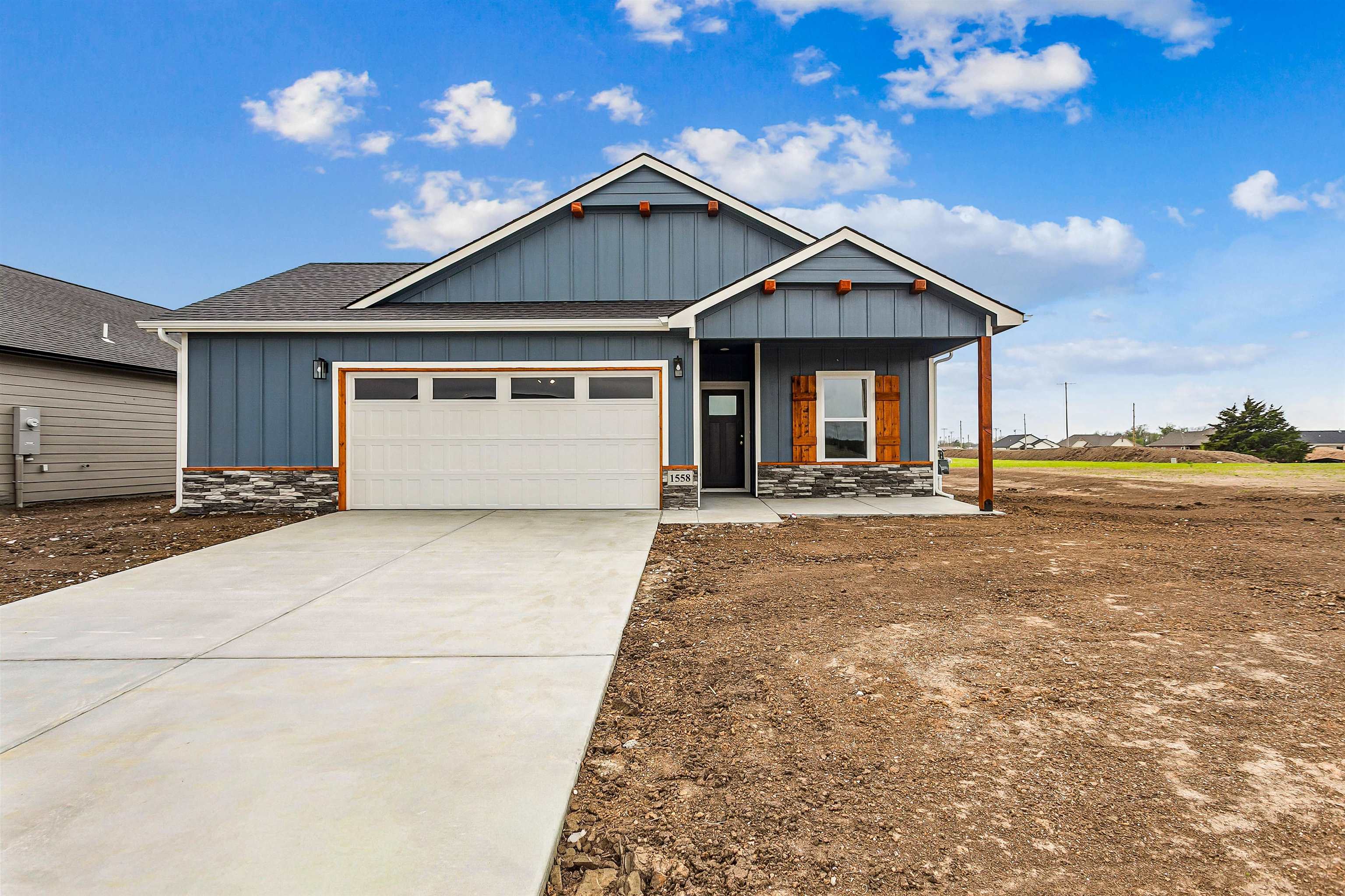 1558 N Emerald Valley Drive Mulvane KS 67110