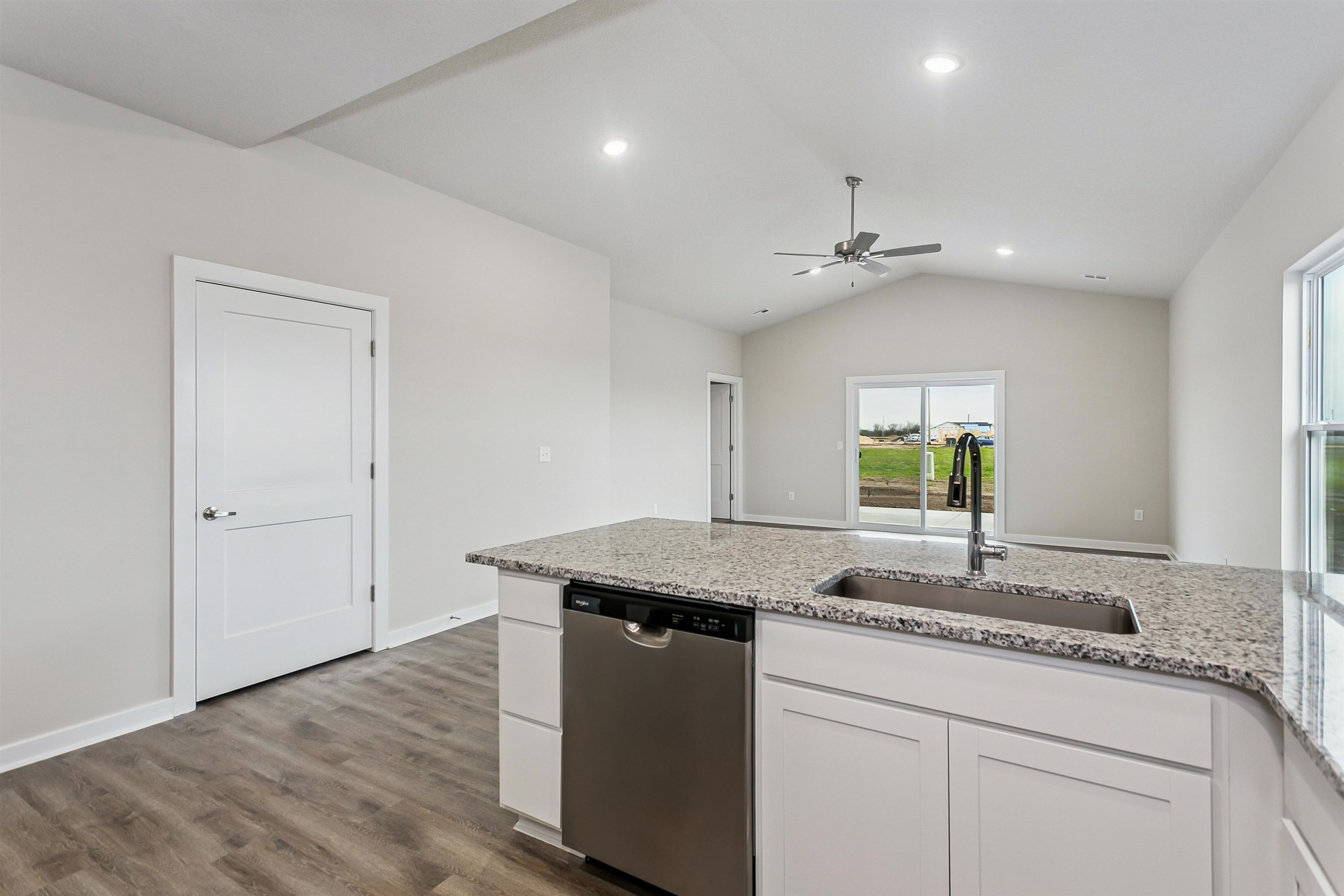 1558 N Emerald Valley Drive Mulvane KS 67110