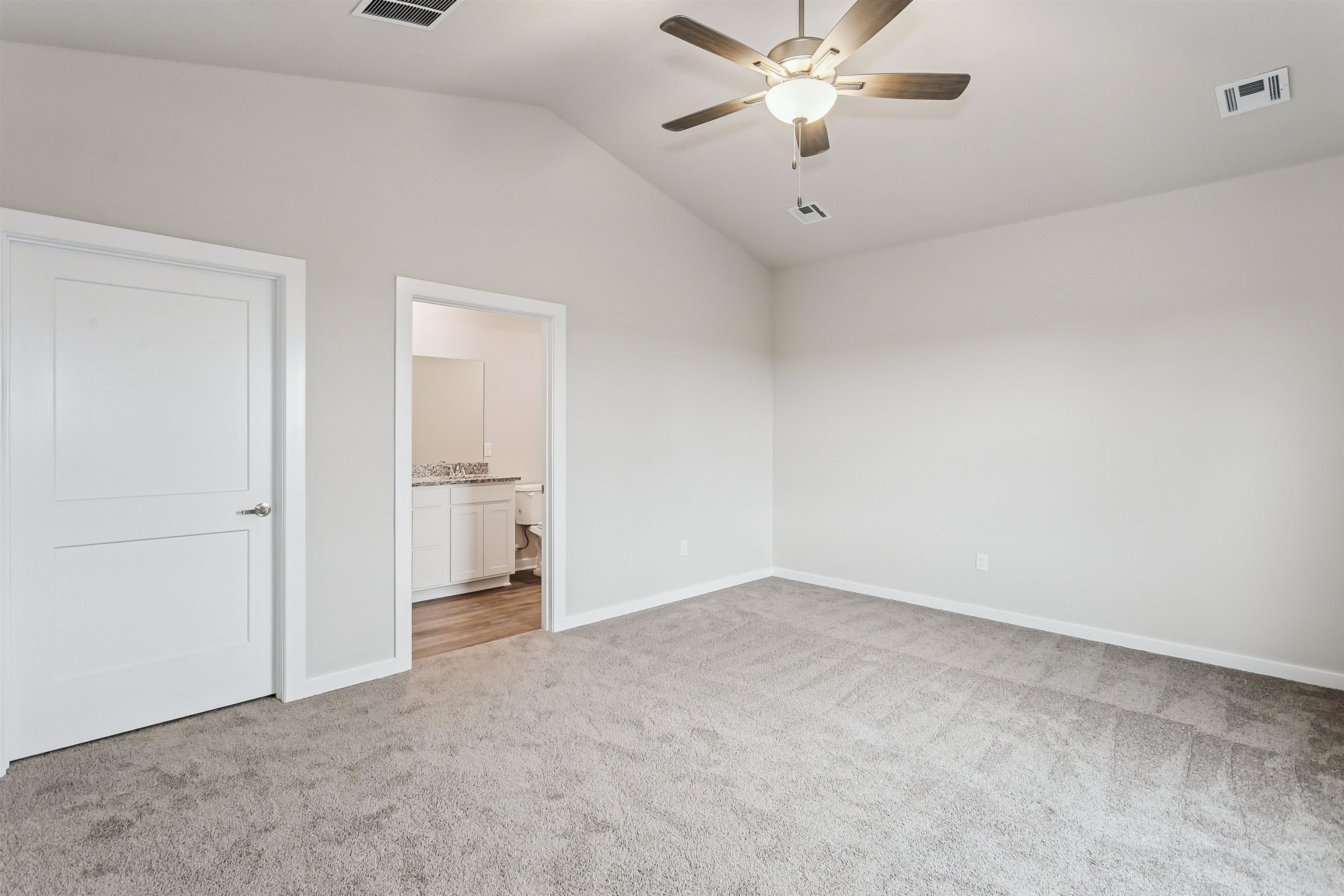 1558 N Emerald Valley Drive Mulvane KS 67110