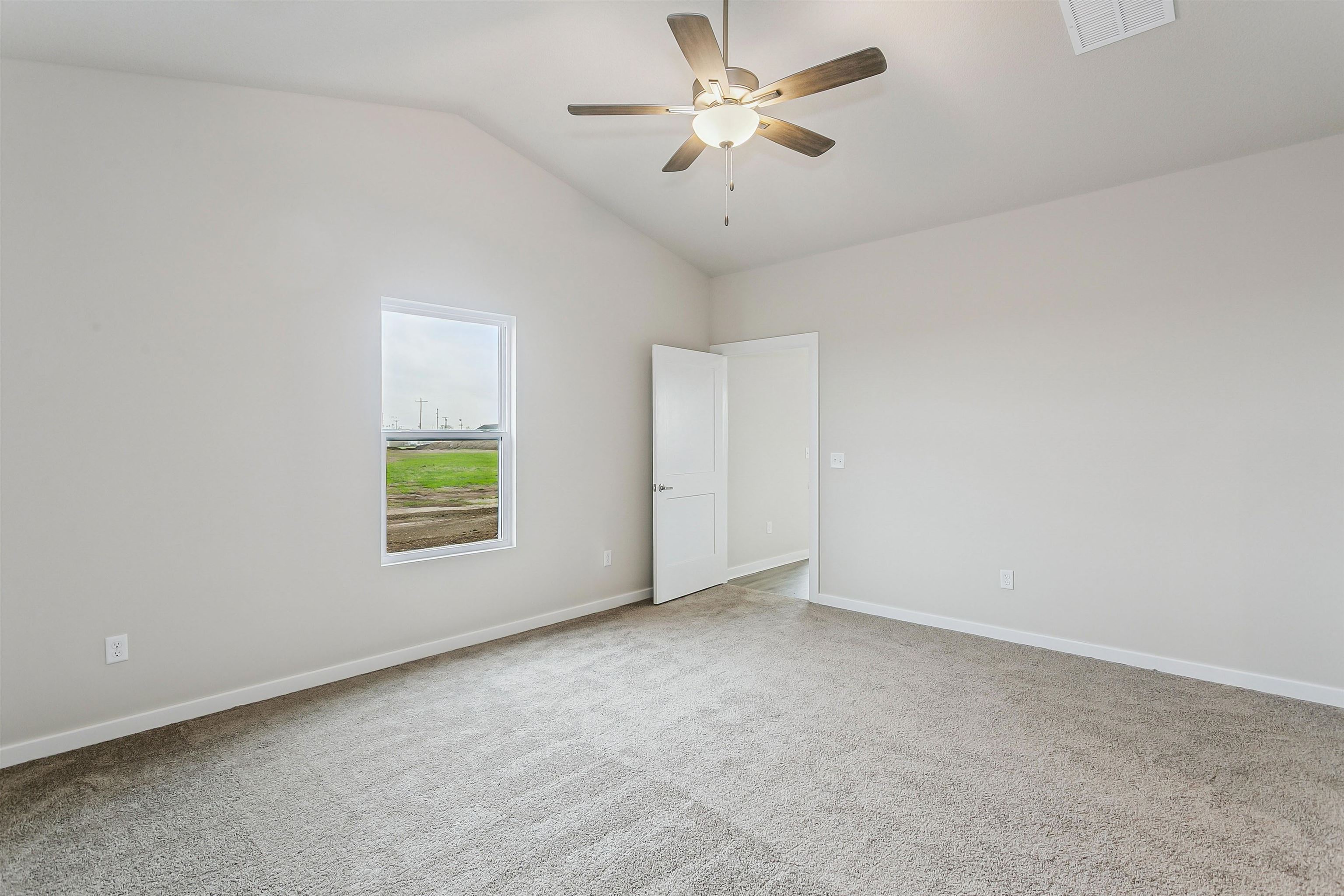 1558 N Emerald Valley Drive Mulvane KS 67110