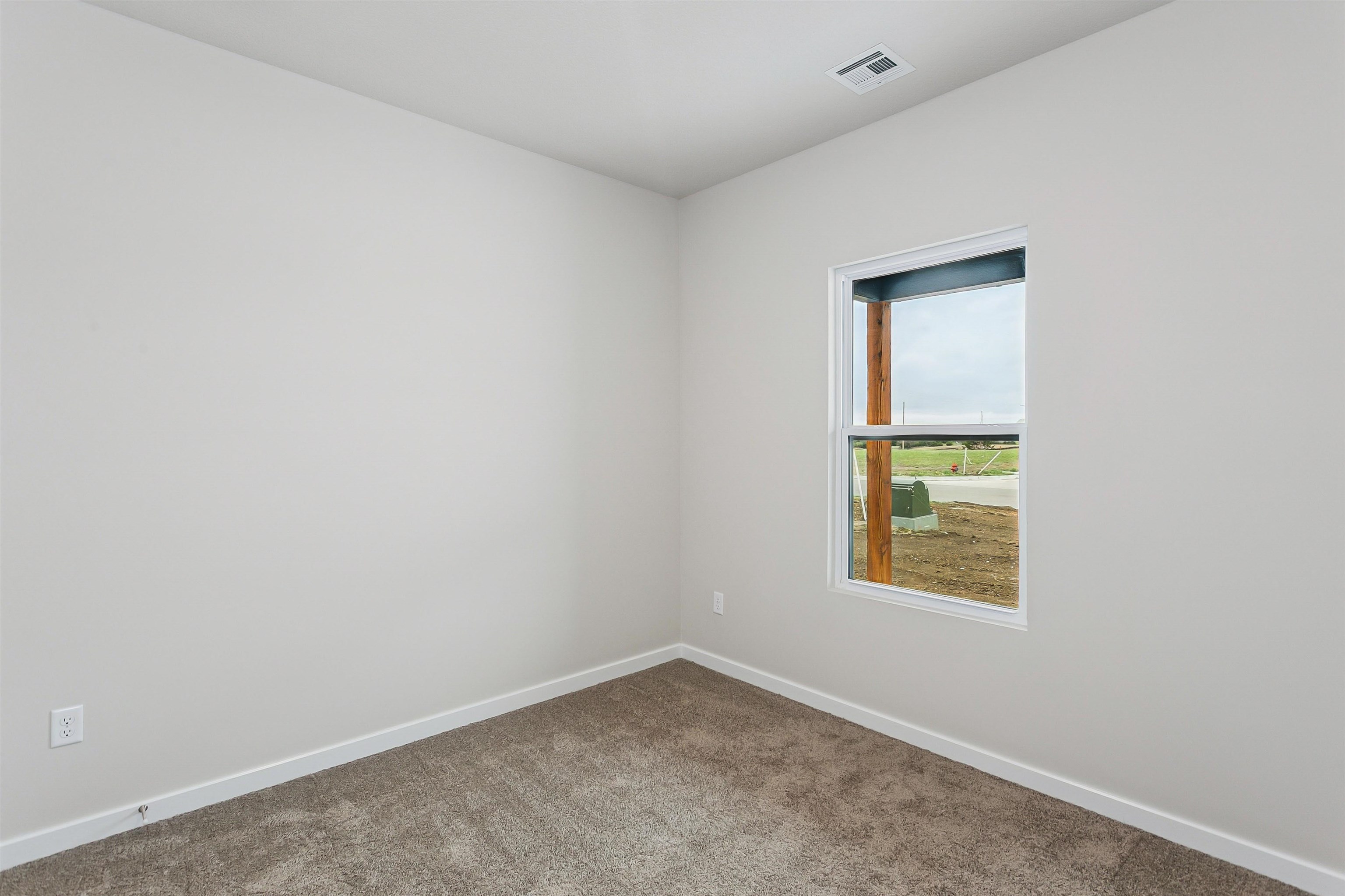 1558 N Emerald Valley Drive Mulvane KS 67110