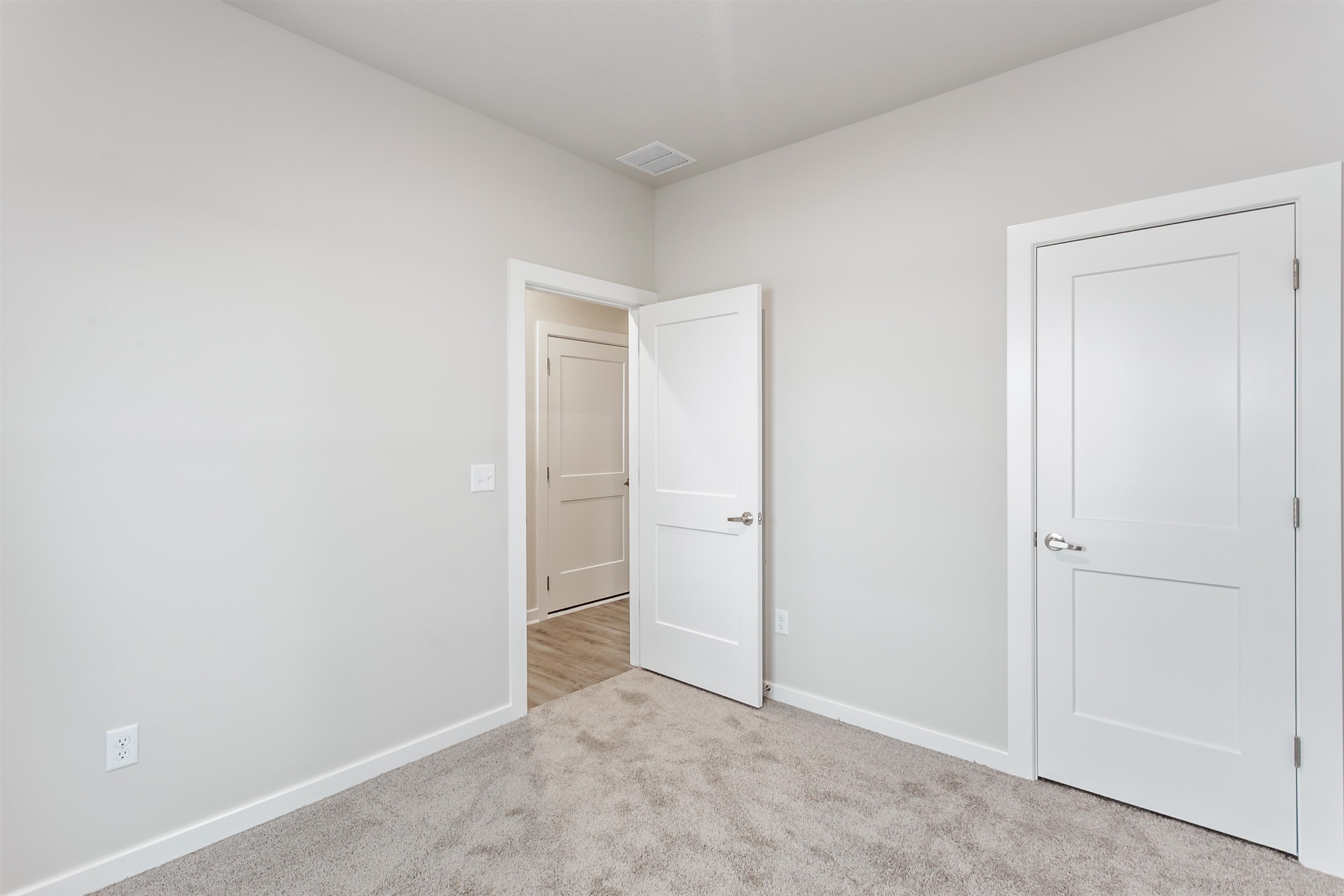 1558 N Emerald Valley Drive Mulvane KS 67110