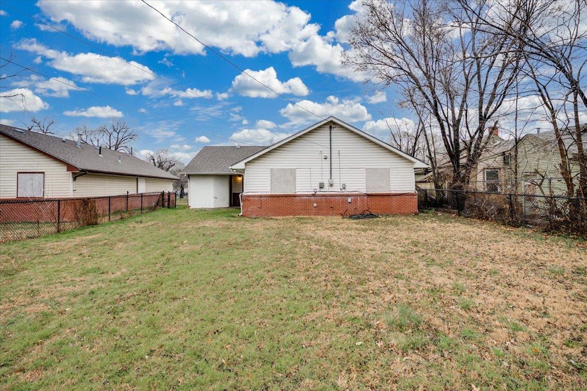 838 N Grove Wichita KS 67216
