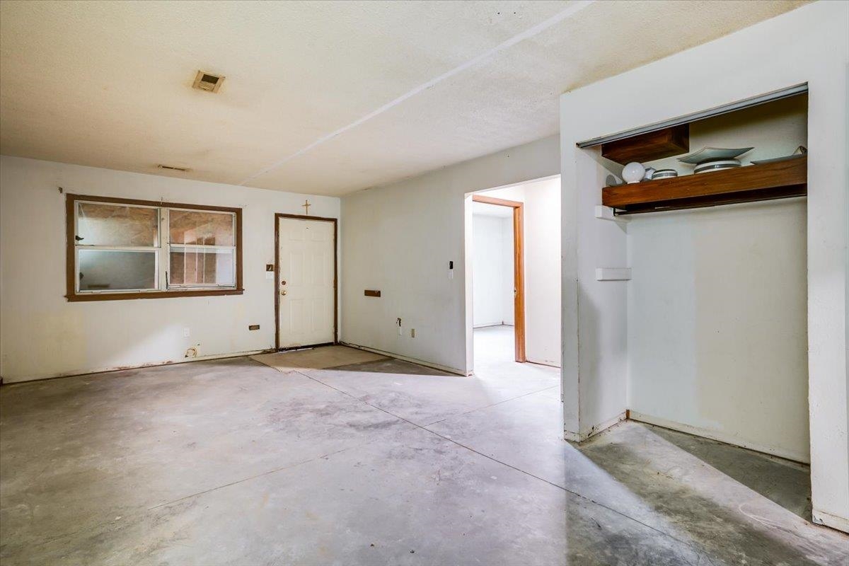 838 N Grove Wichita KS 67216