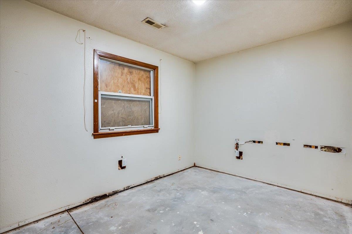 838 N Grove Wichita KS 67216