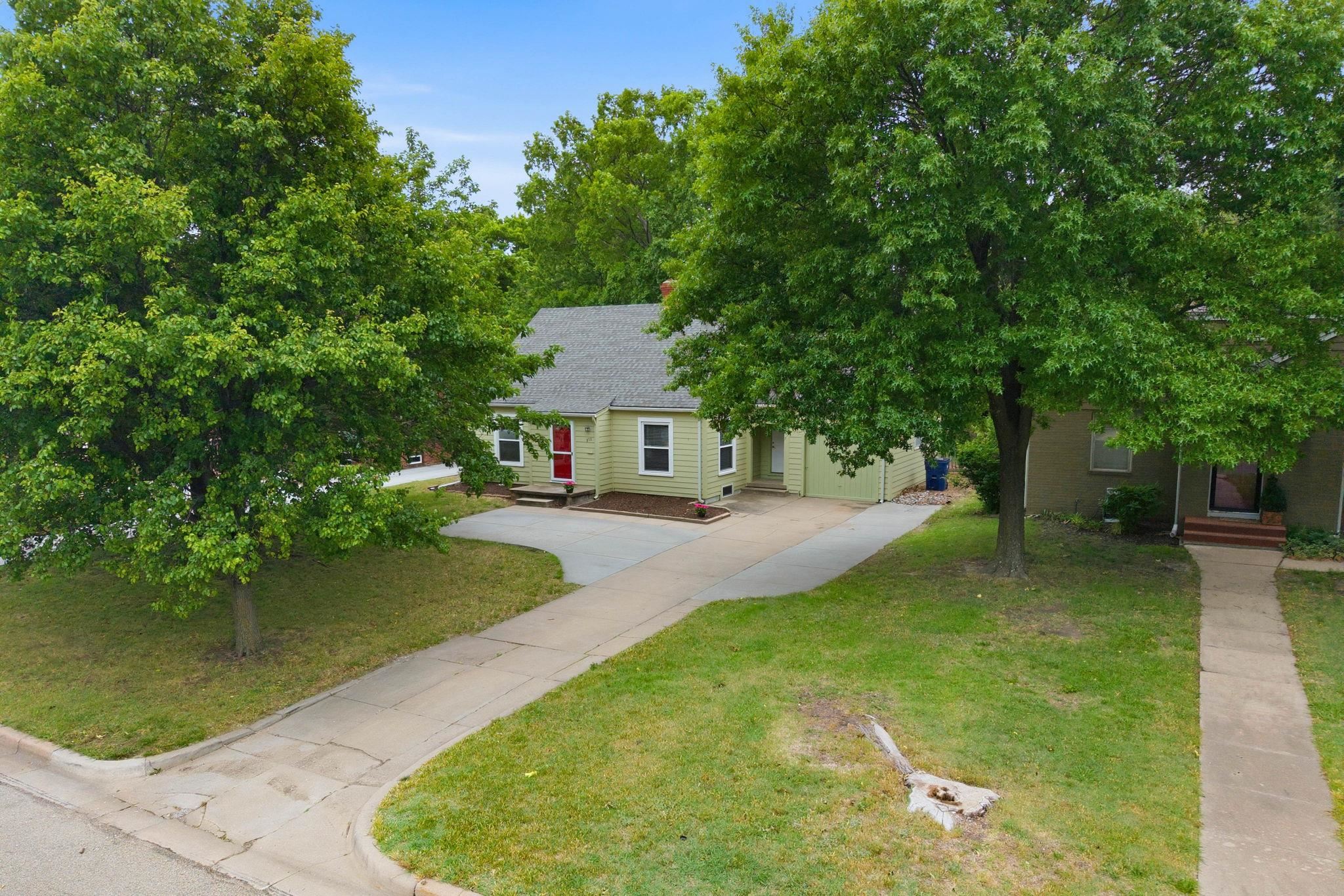 151 N Edgemoor Wichita KS 67208