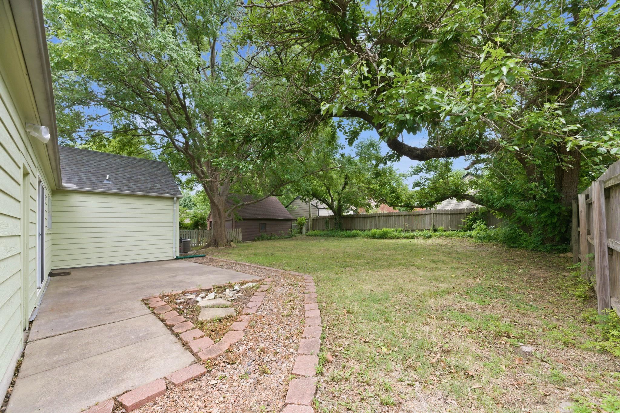 151 N Edgemoor Wichita KS 67208