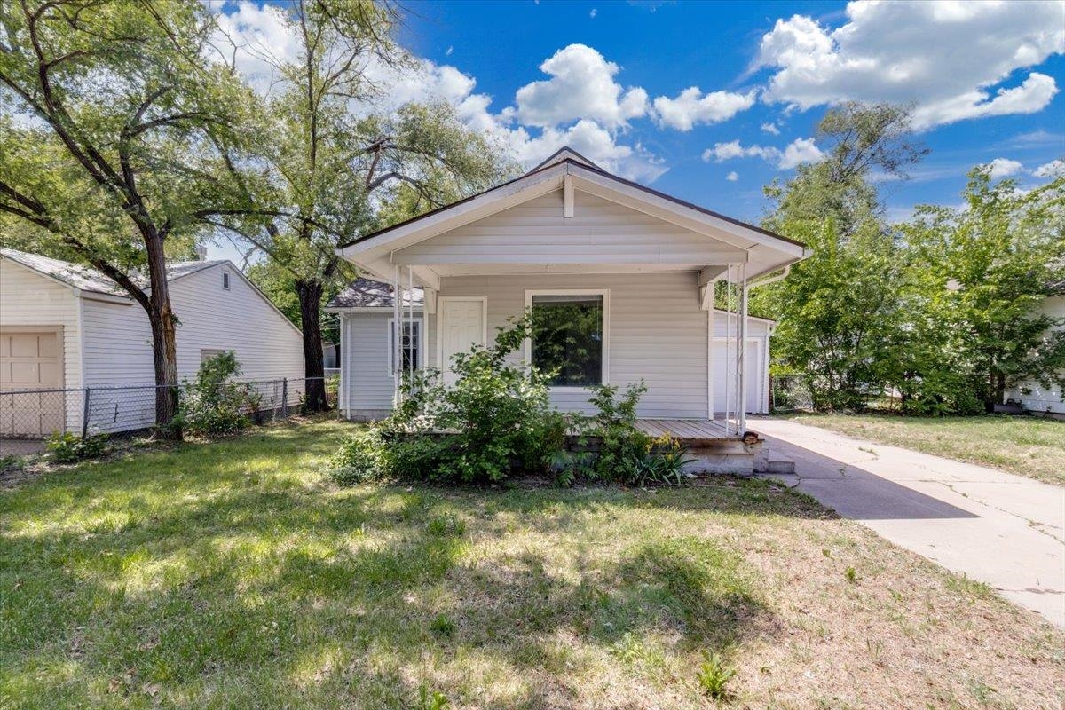 1821 S Grove Wichita KS 67211
