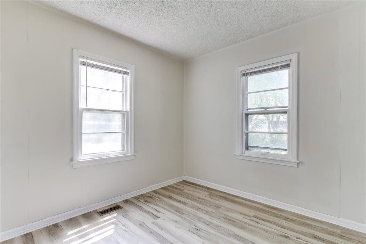 1821 S Grove Wichita KS 67211