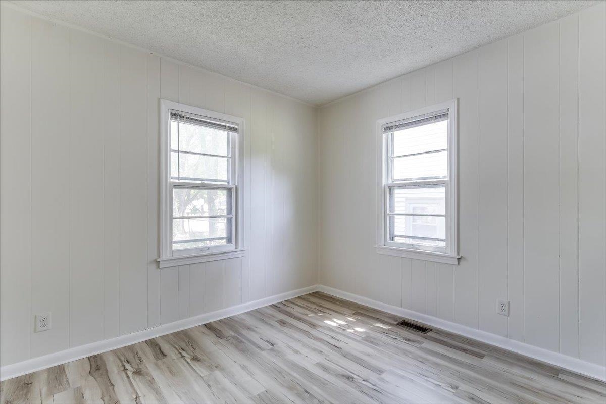 1821 S Grove Wichita KS 67211