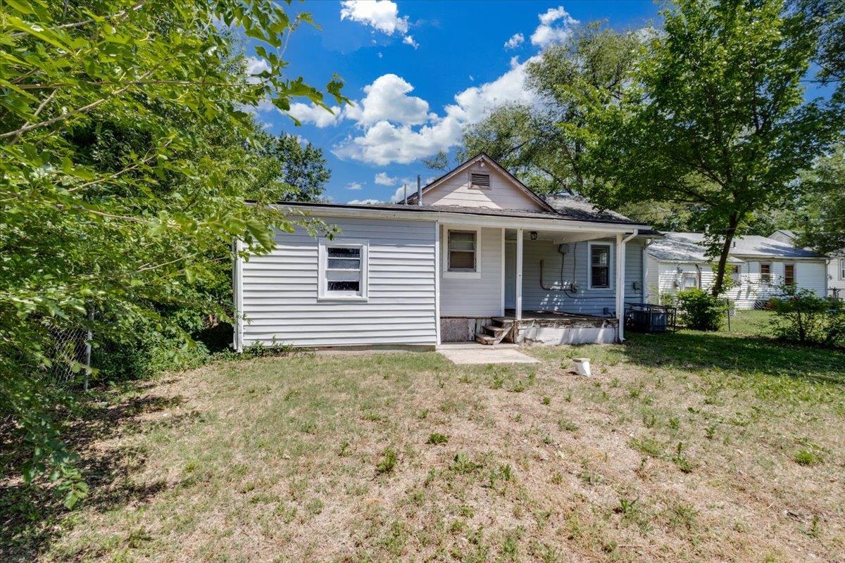 1821 S Grove Wichita KS 67211