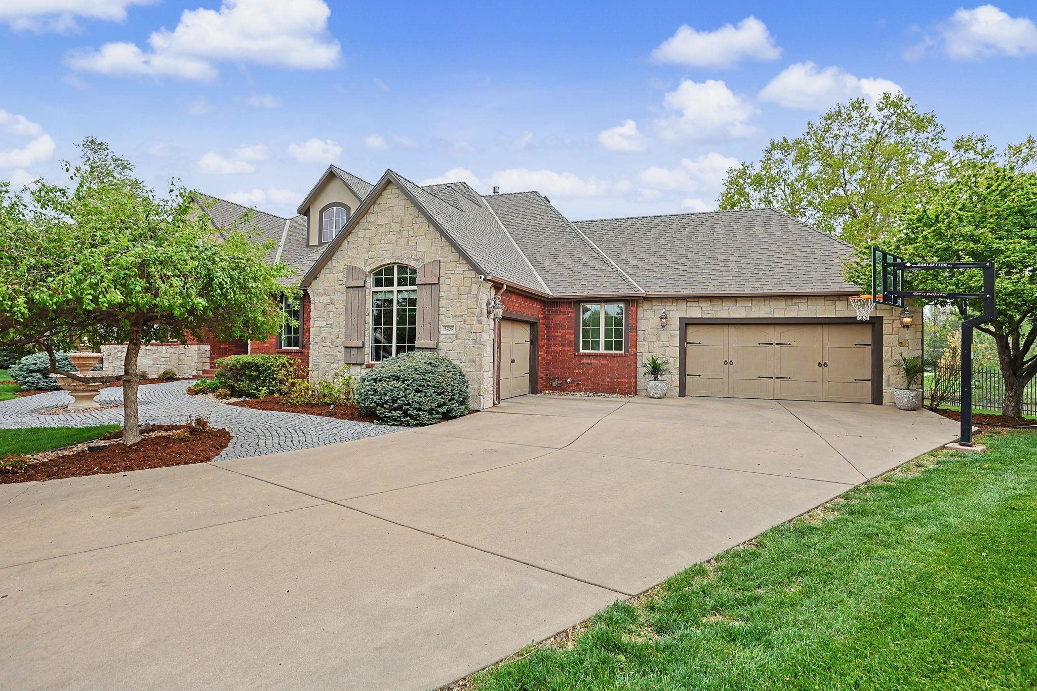 2525 N Loch Lomond Court Wichita KS 67228