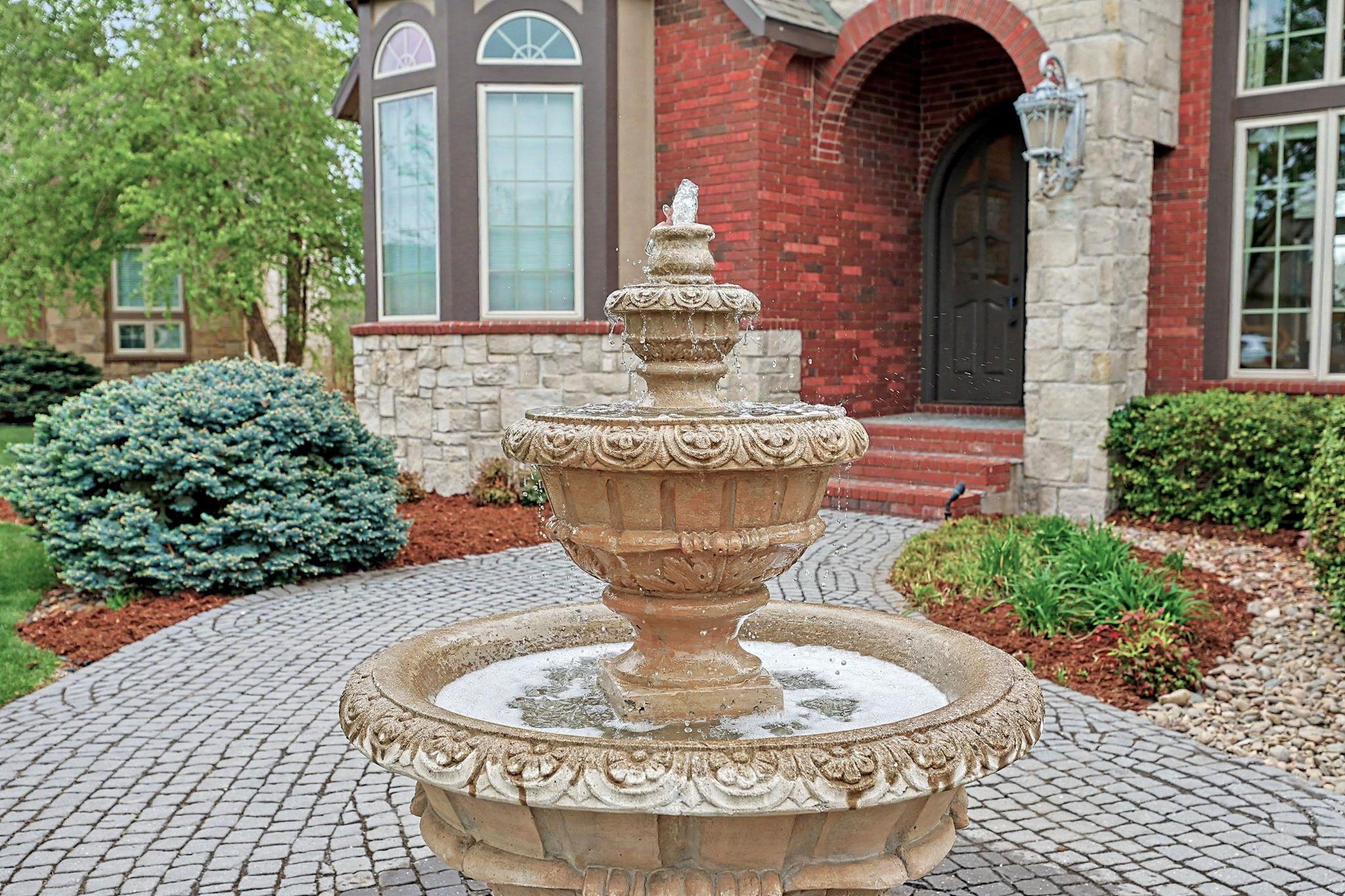 2525 N Loch Lomond Court Wichita KS 67228