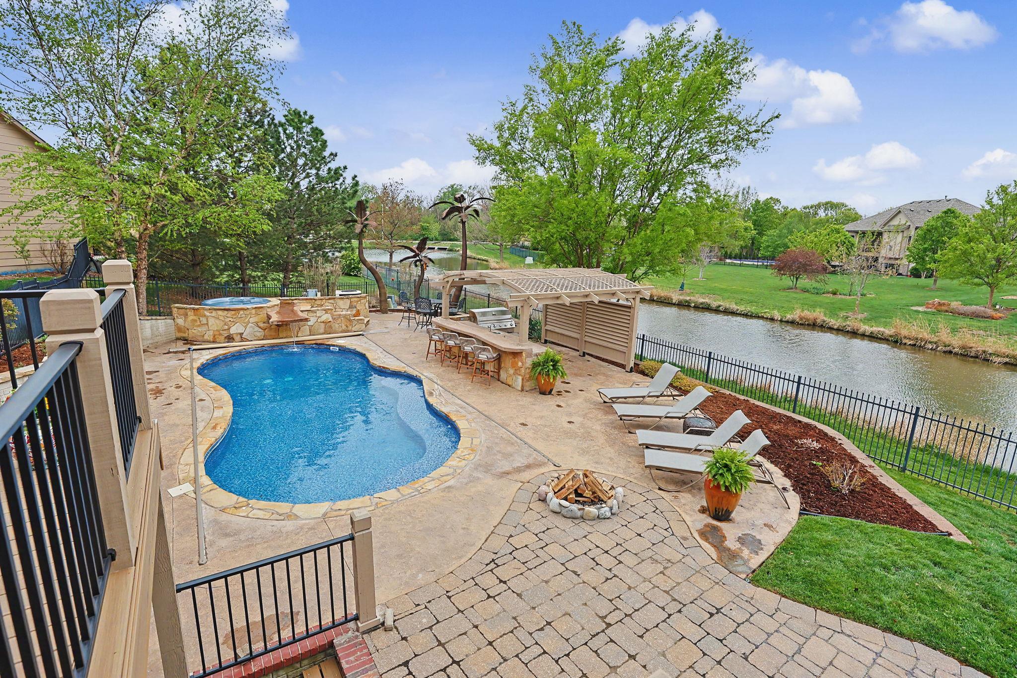 2525 N Loch Lomond Court Wichita KS 67228