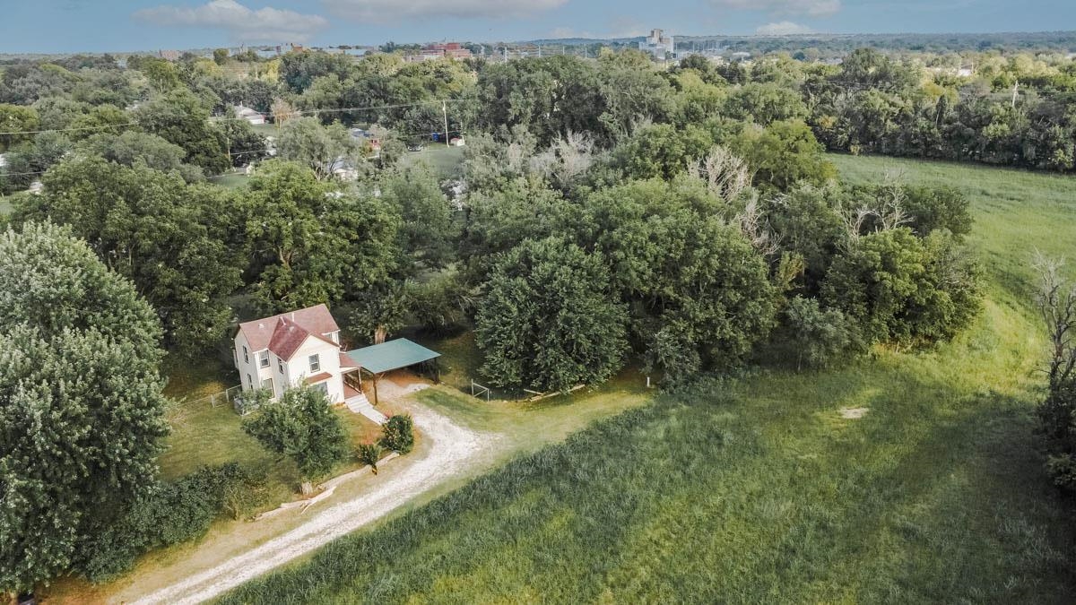 318 N 10th Street Arkansas City KS 67005