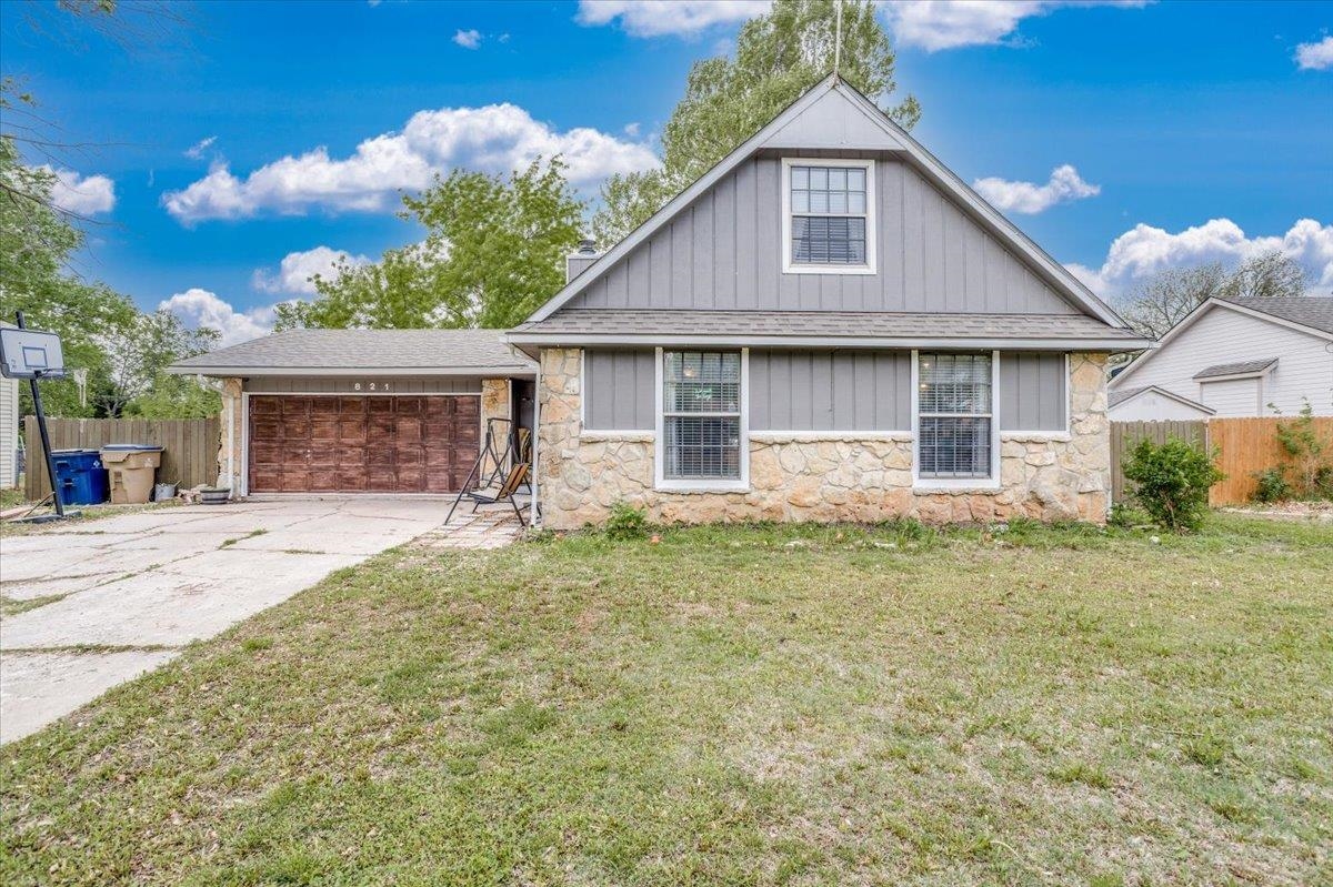 821 E 4th Circle Douglass KS 67039