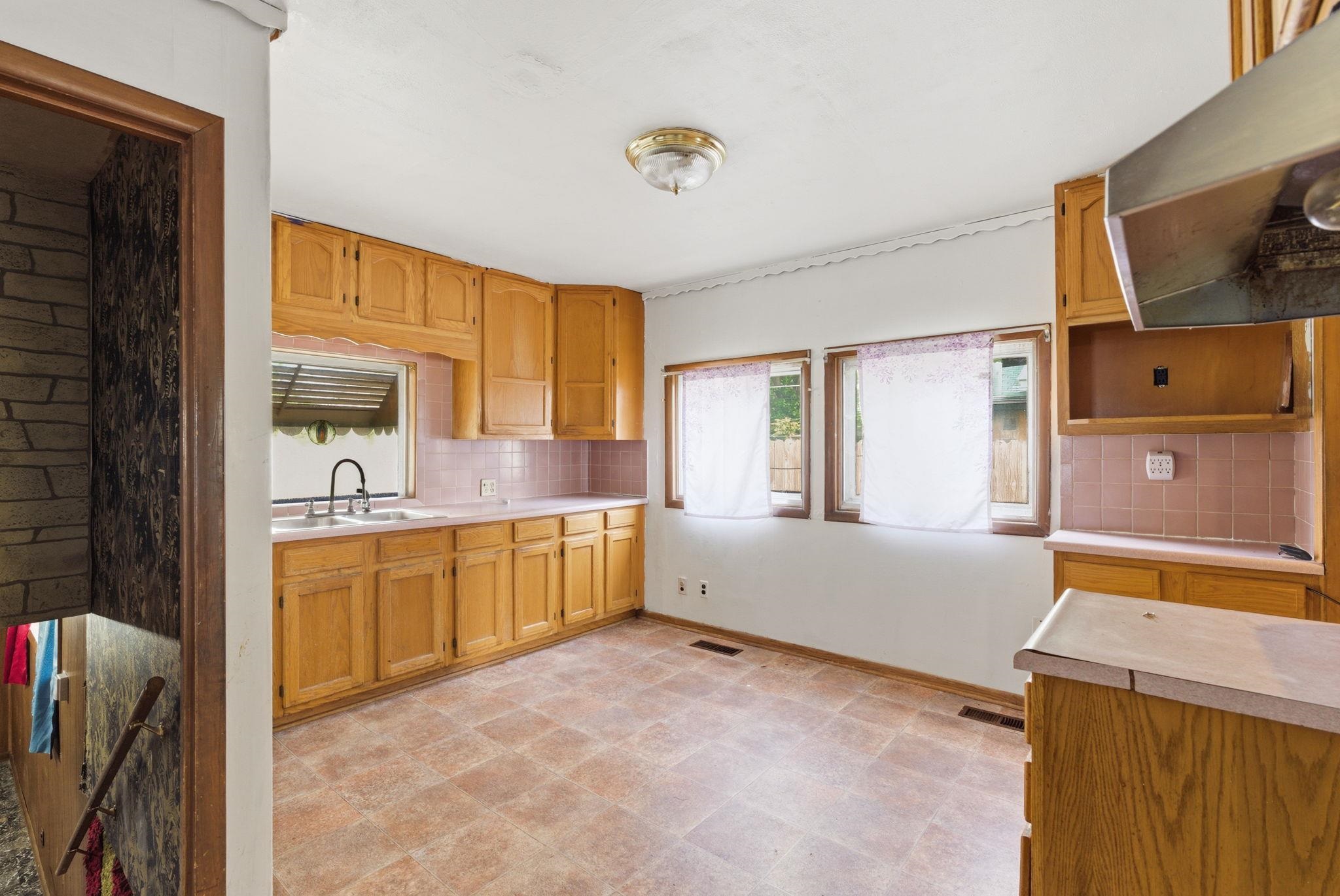2327 N Market Street Wichita KS 67219