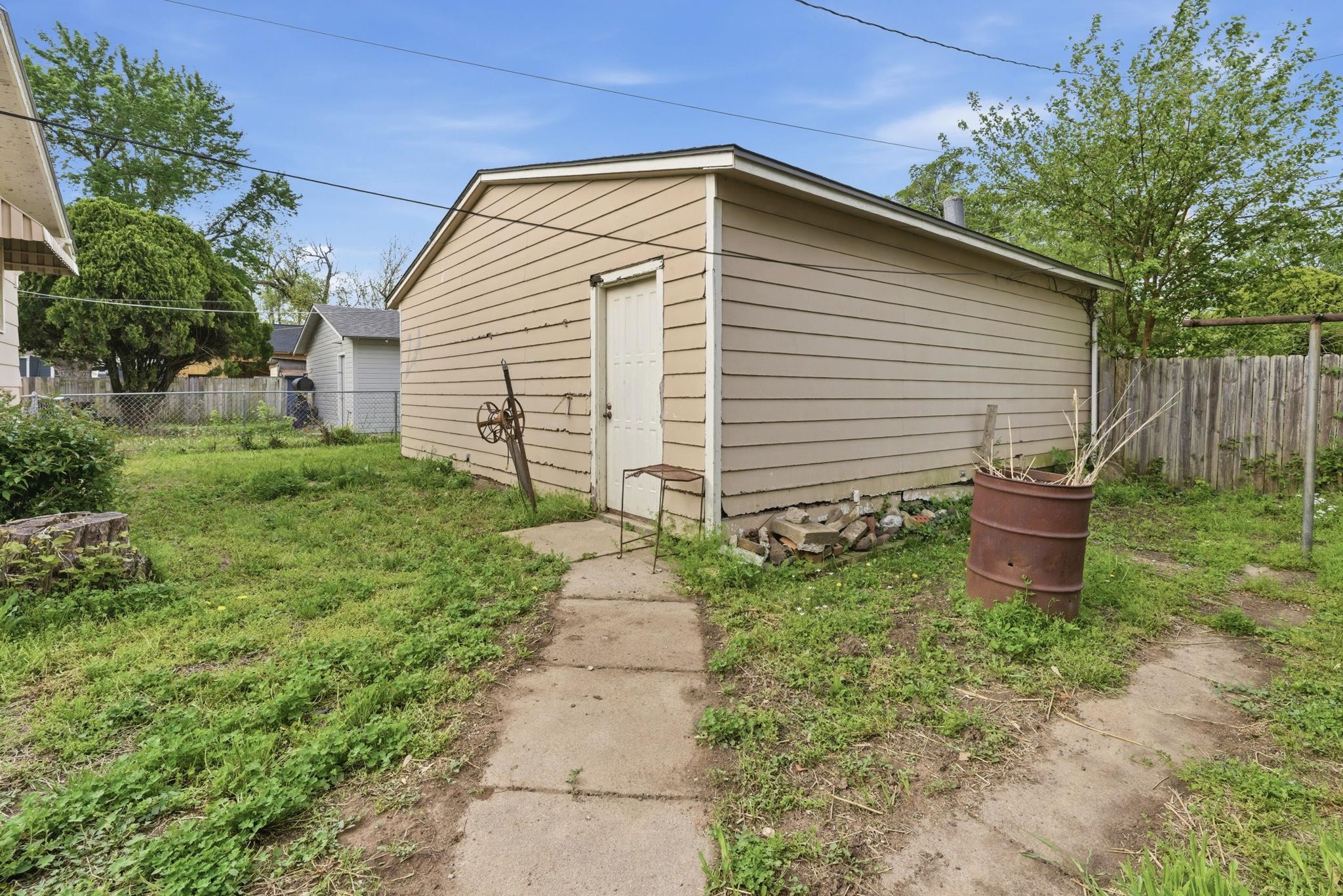 2327 N Market Street Wichita KS 67219