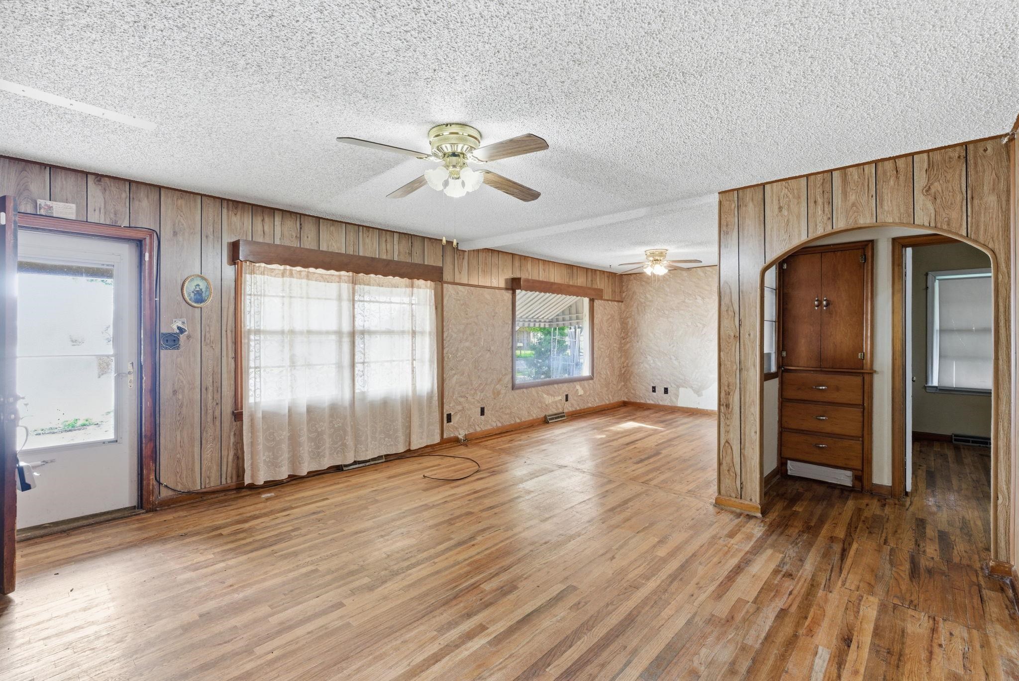 2327 N Market Street Wichita KS 67219
