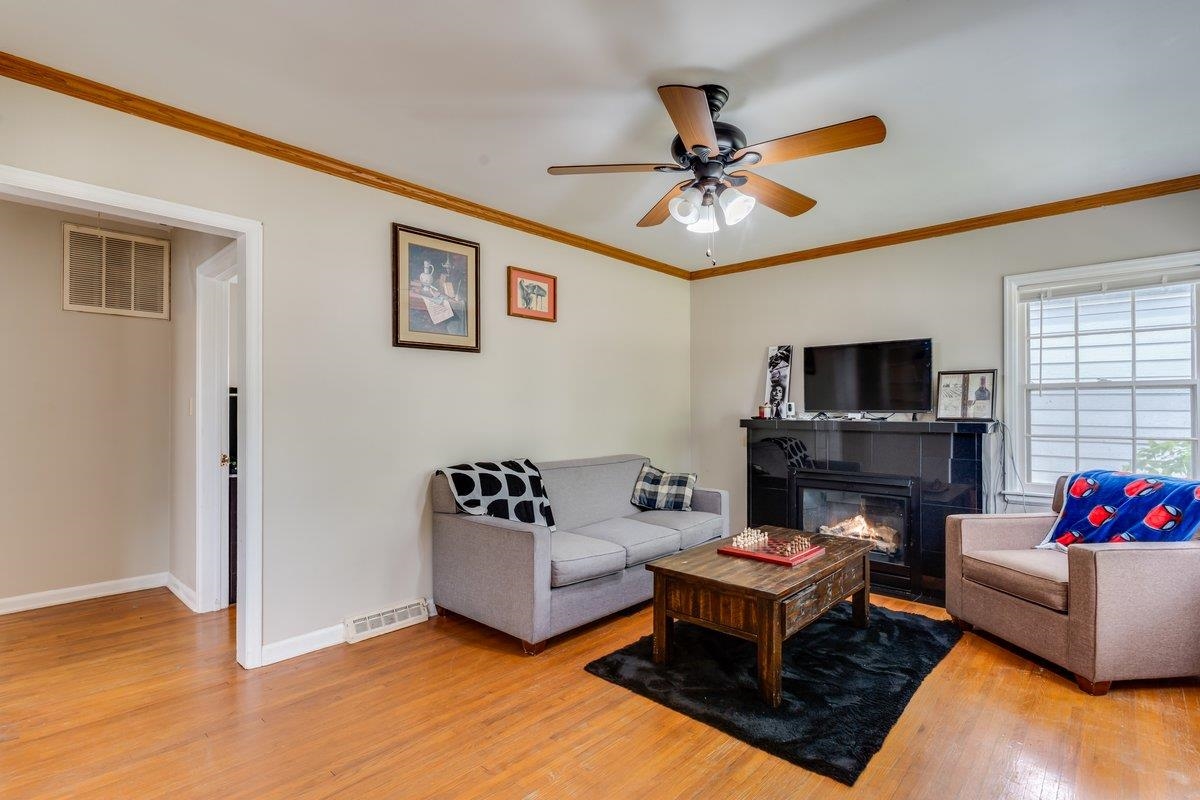 611 S Pershing Wichita KS 67218