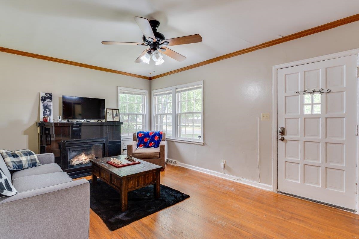 611 S Pershing Wichita KS 67218