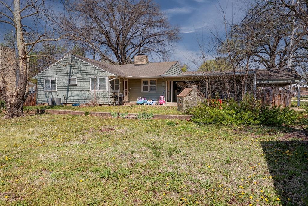 1421 E 12th Avenue Winfield KS 67156