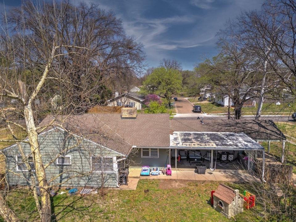1421 E 12th Avenue Winfield KS 67156