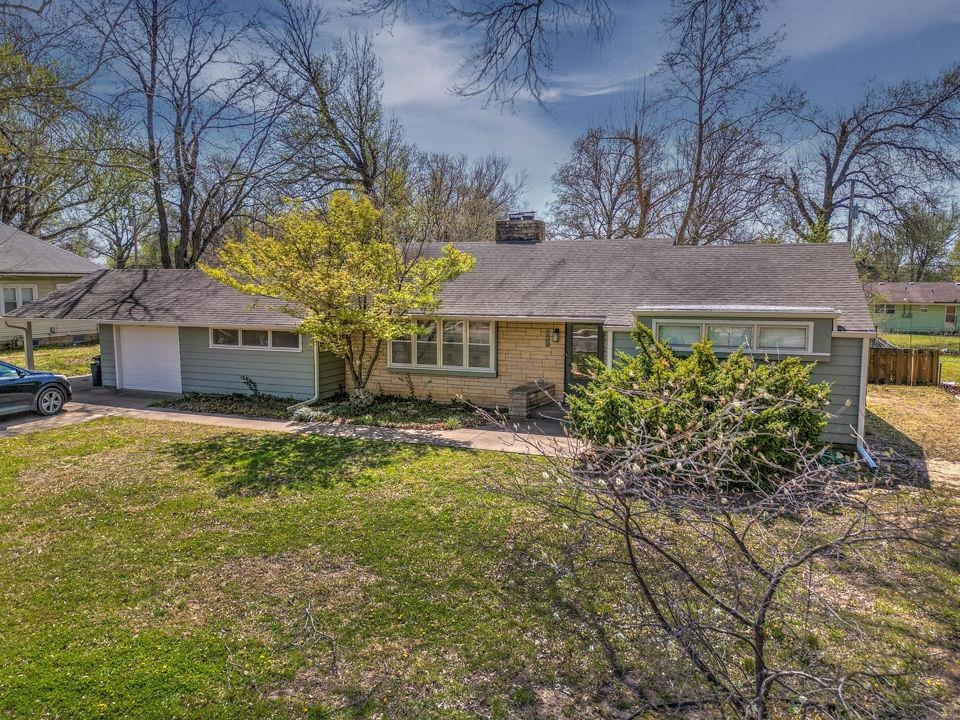 1421 E 12th Avenue Winfield KS 67156