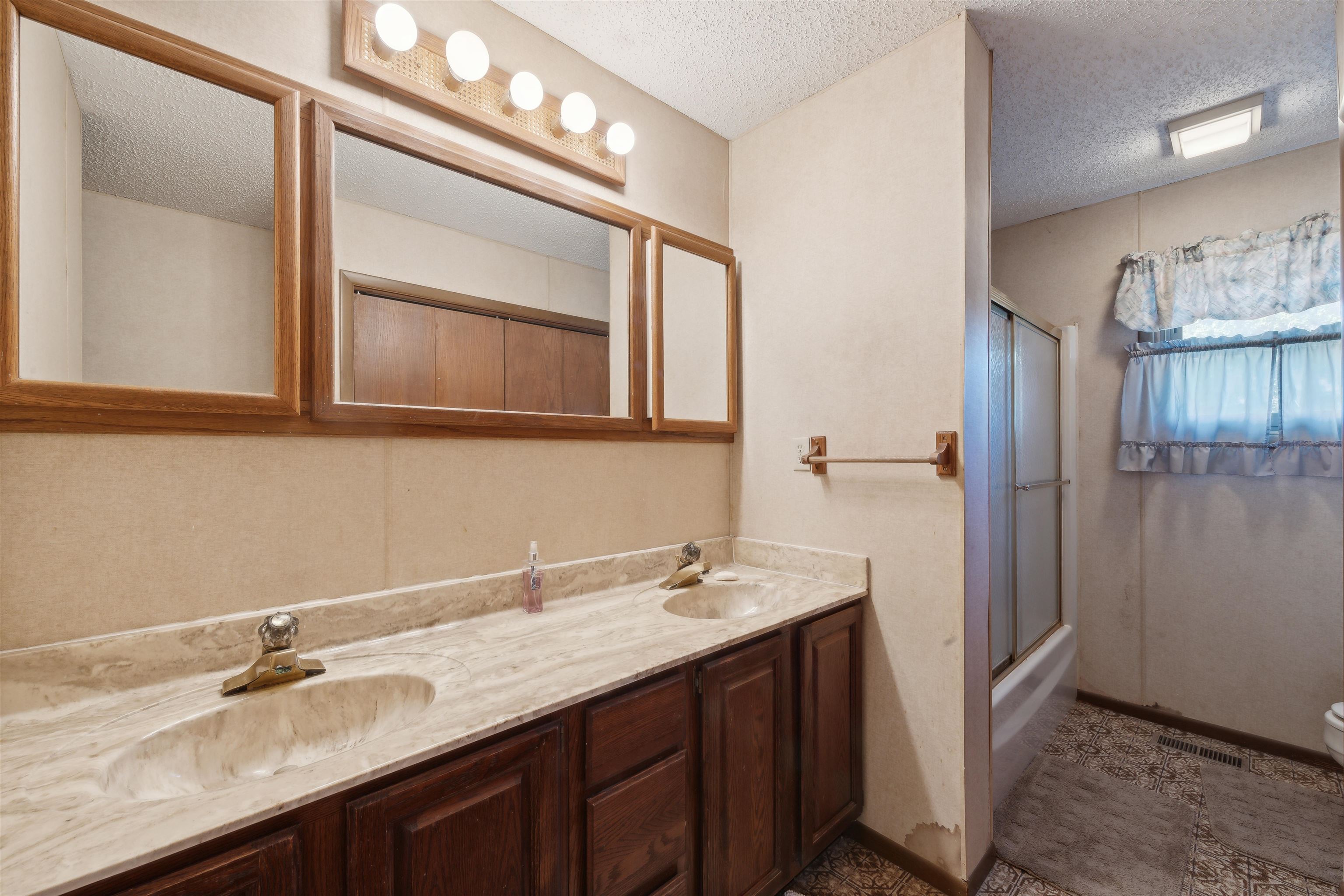 423 N Street Marys Street Caldwell KS 67022