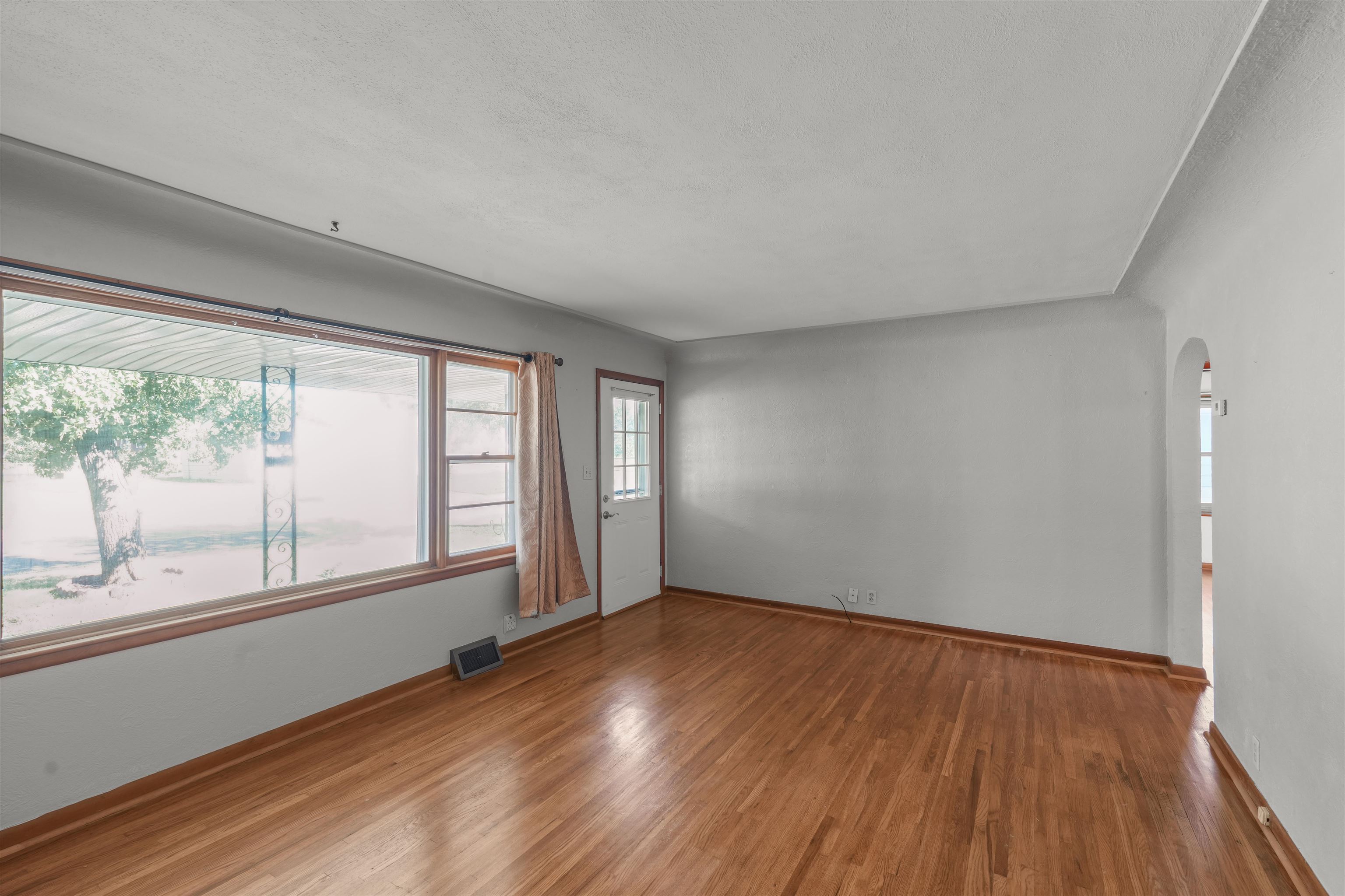 1301 Allison Street Newton KS 67114