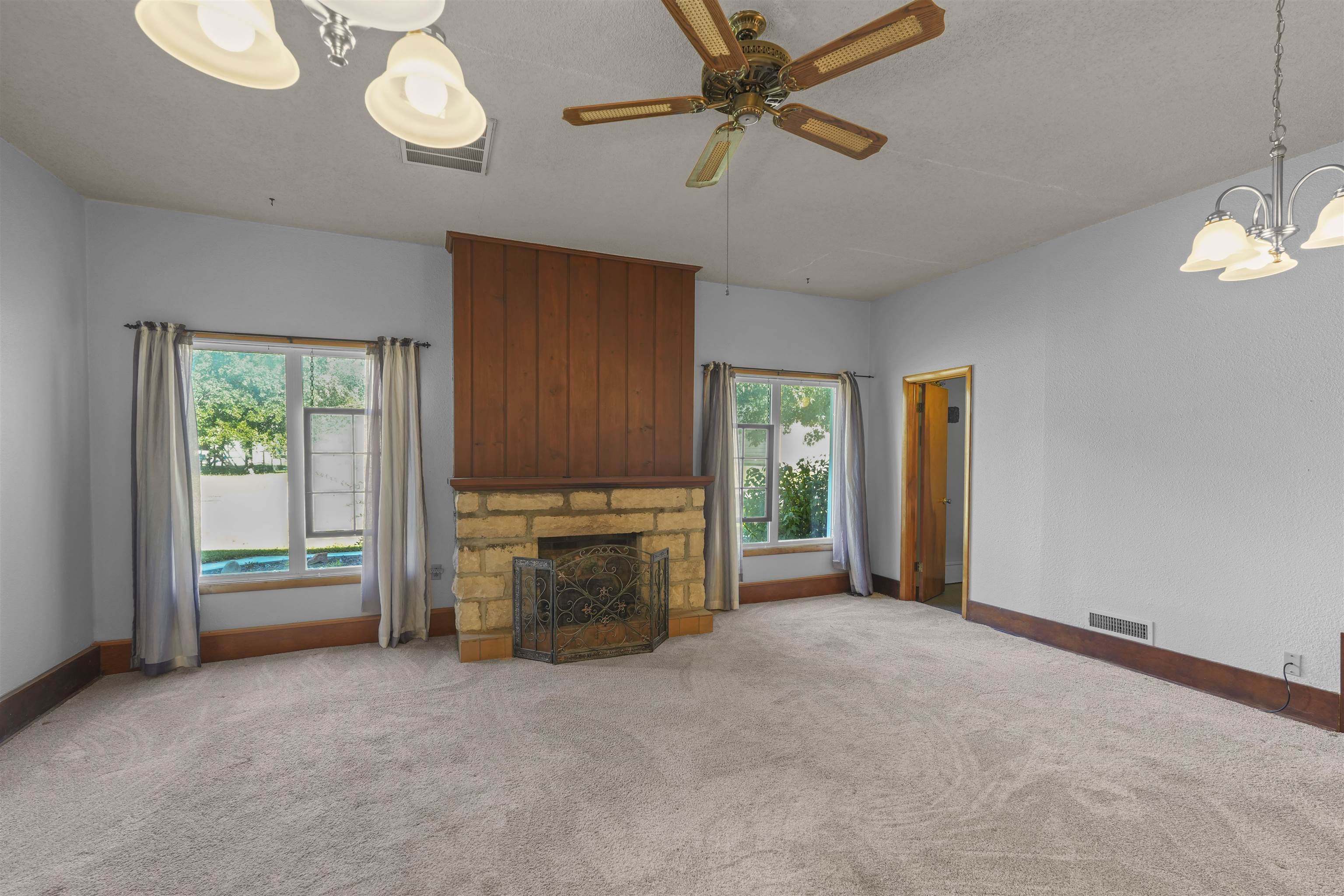 1301 Allison Street Newton KS 67114