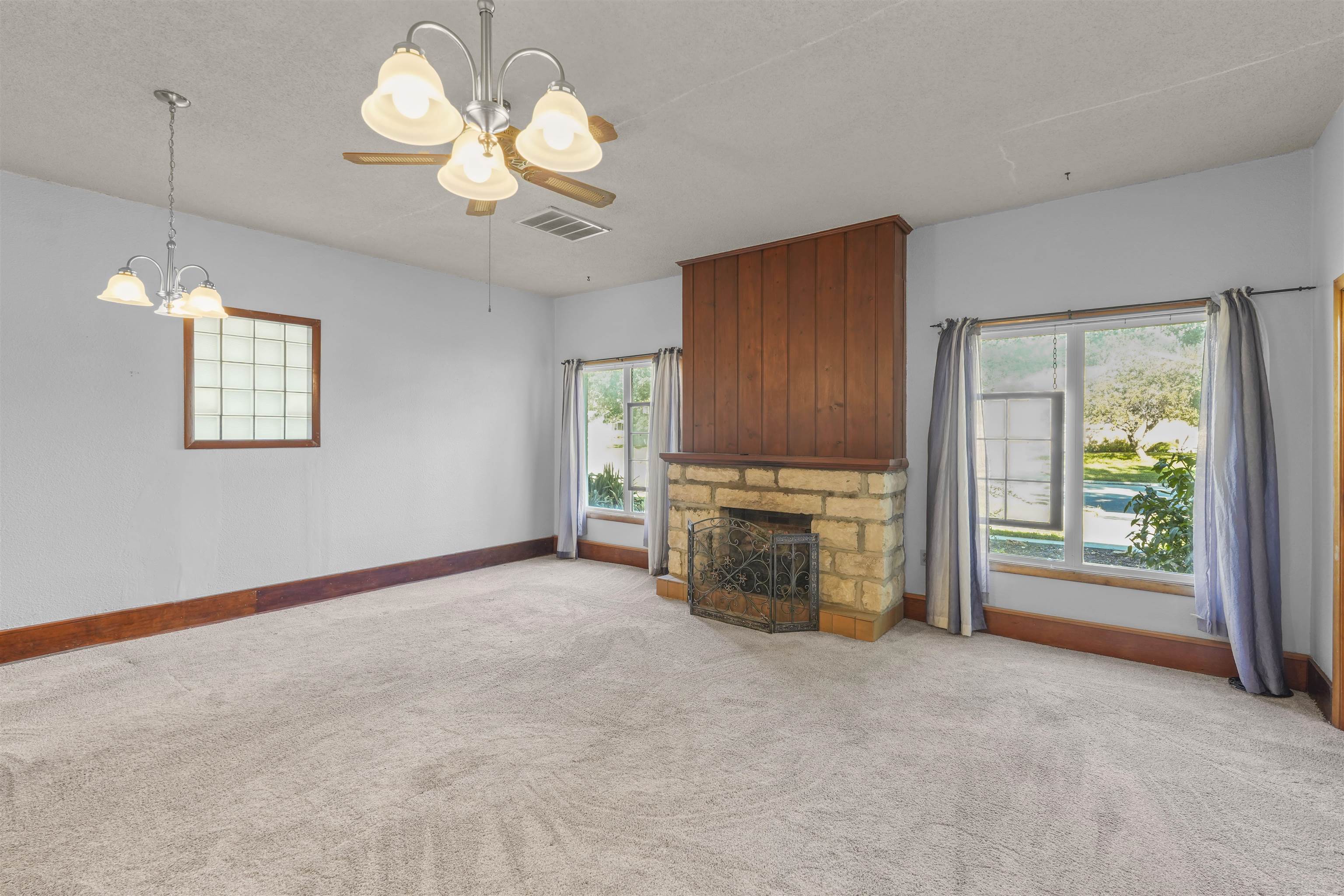 1301 Allison Street Newton KS 67114