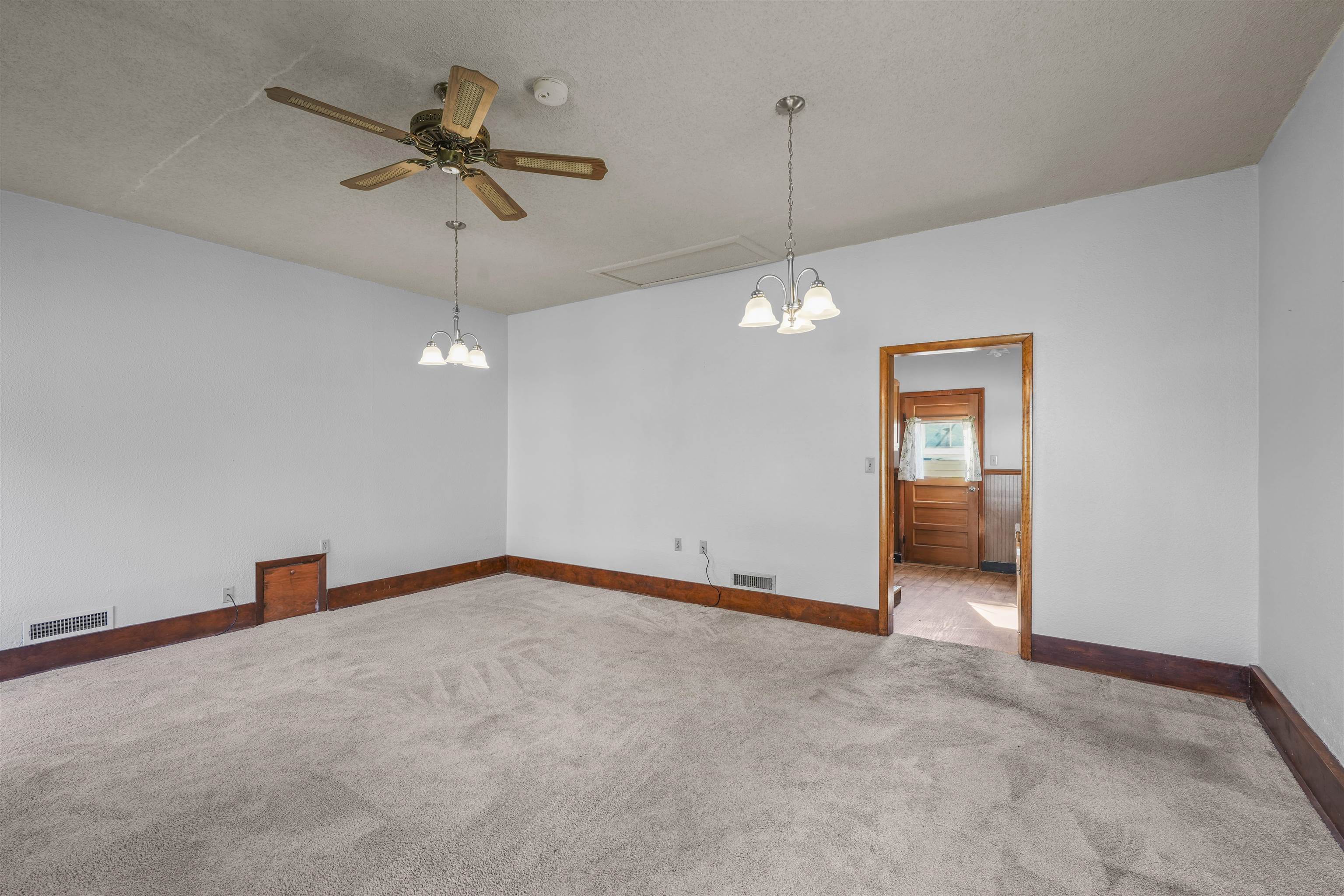 1301 Allison Street Newton KS 67114