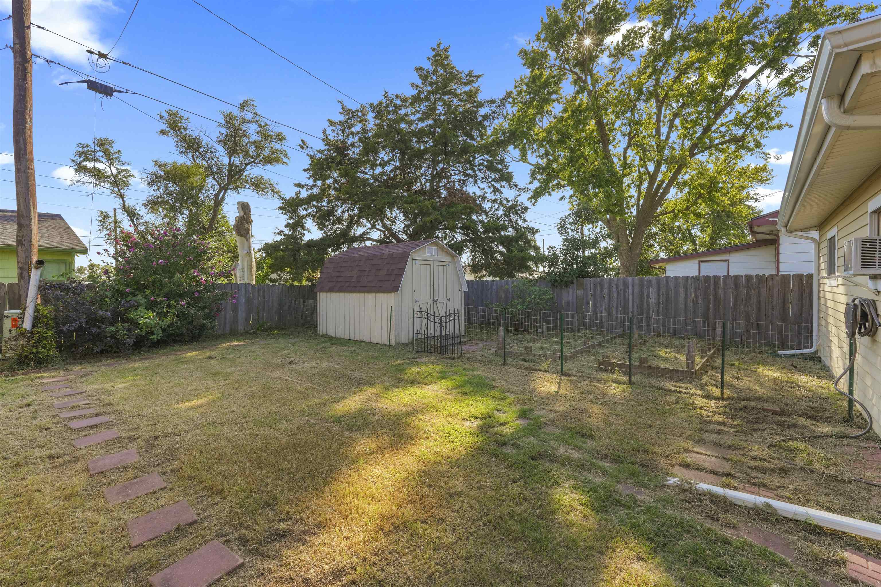 1301 Allison Street Newton KS 67114