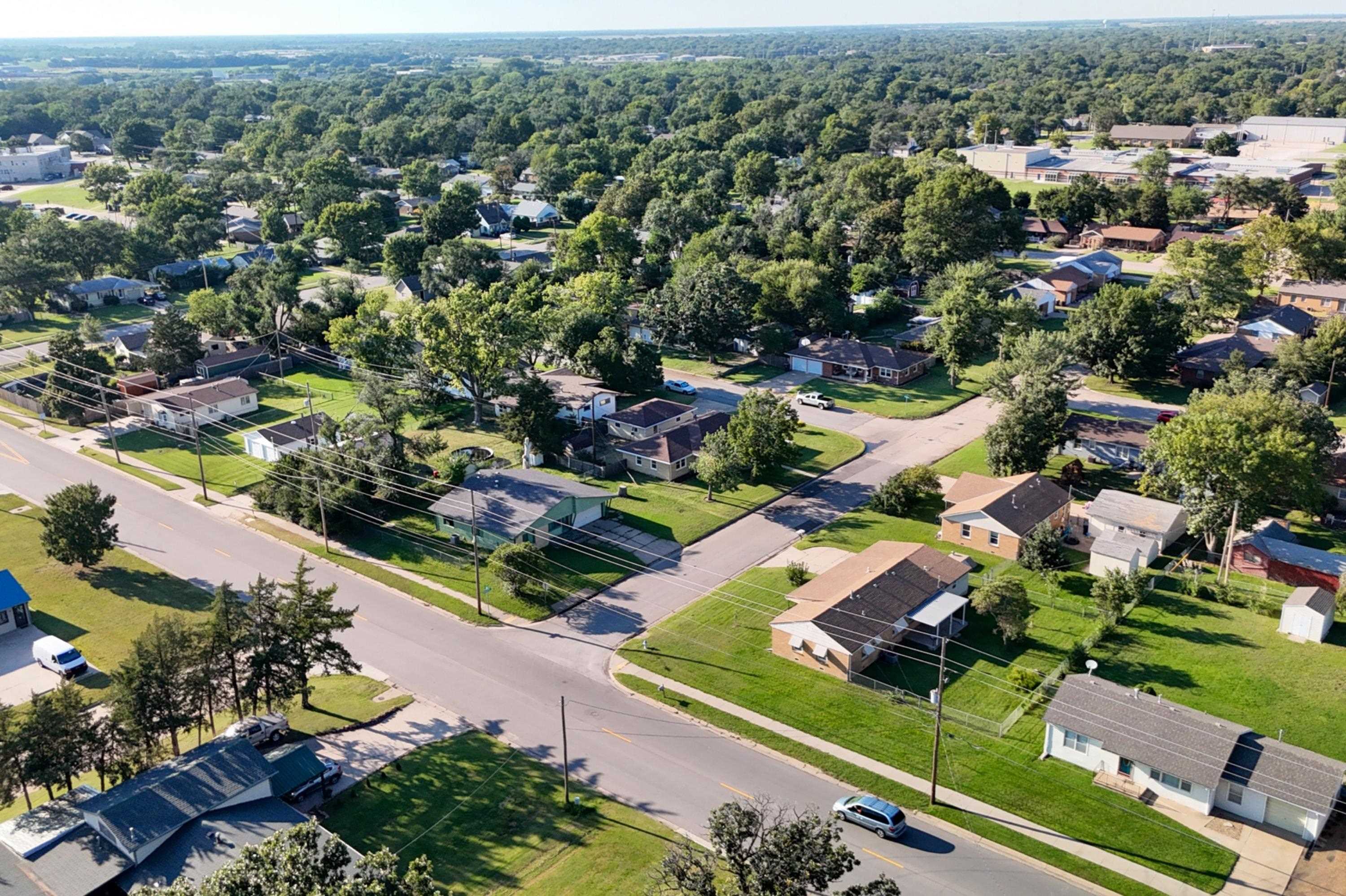 1301 Allison Street Newton KS 67114