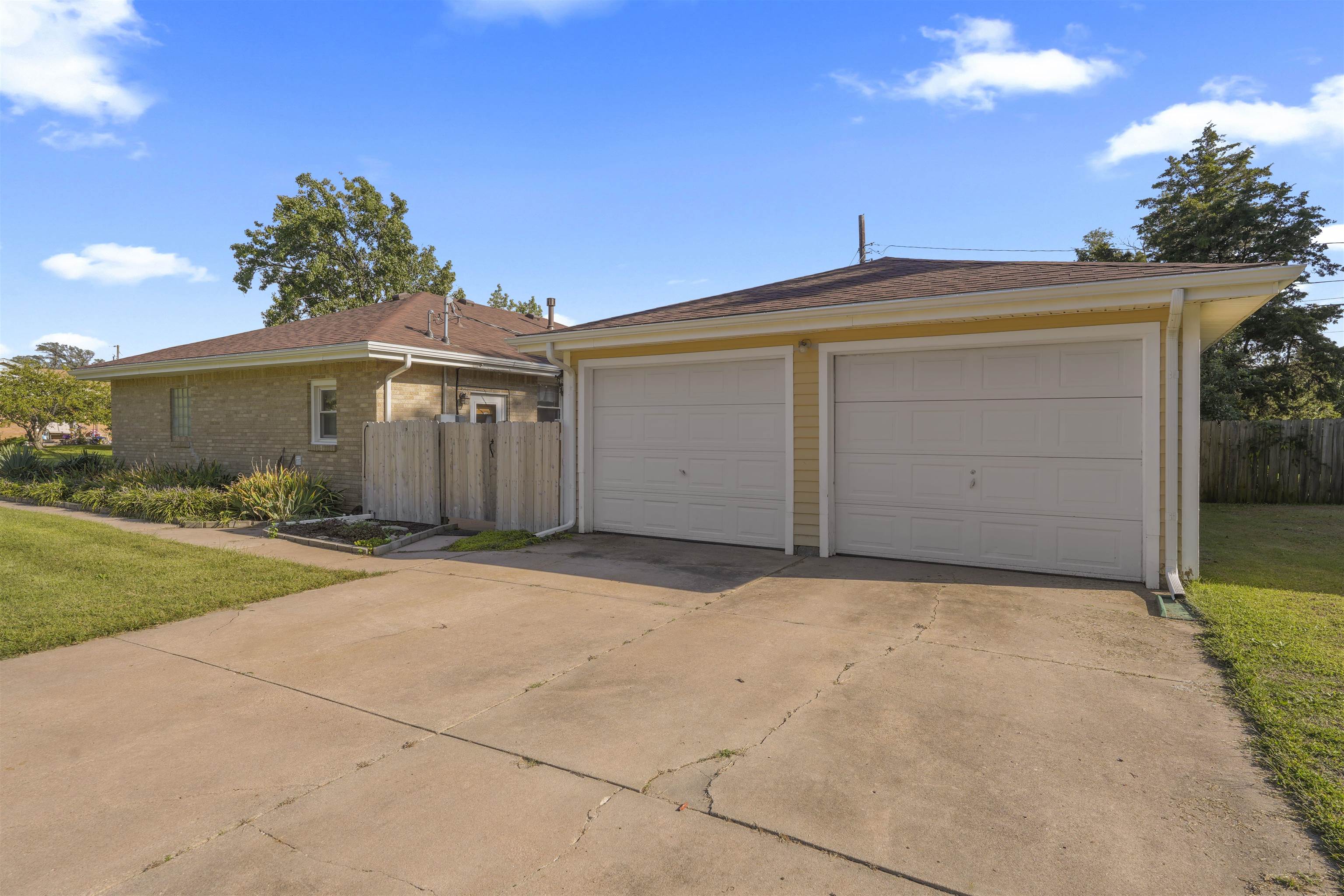 1301 Allison Street Newton KS 67114