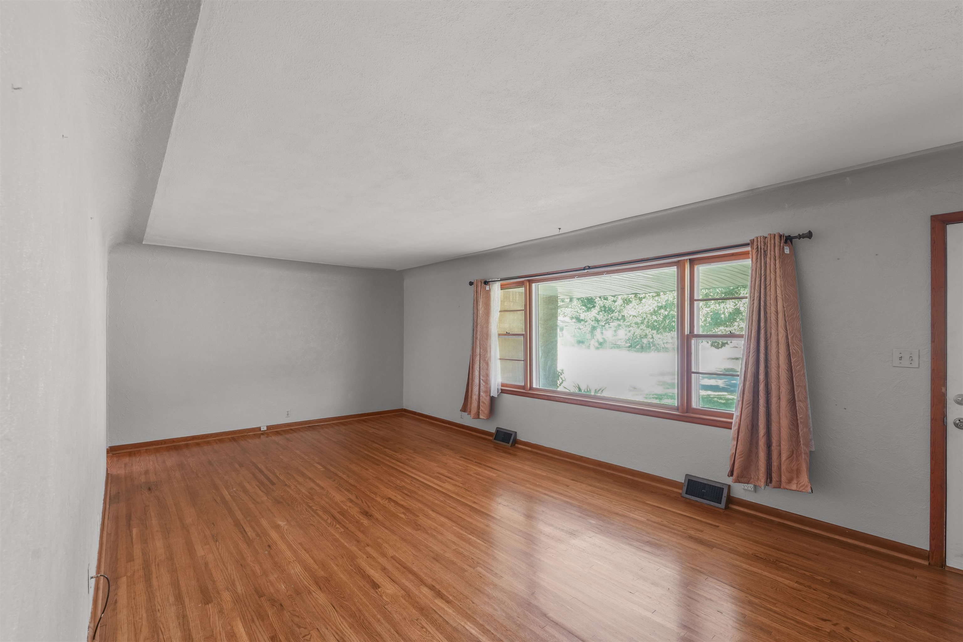 1301 Allison Street Newton KS 67114