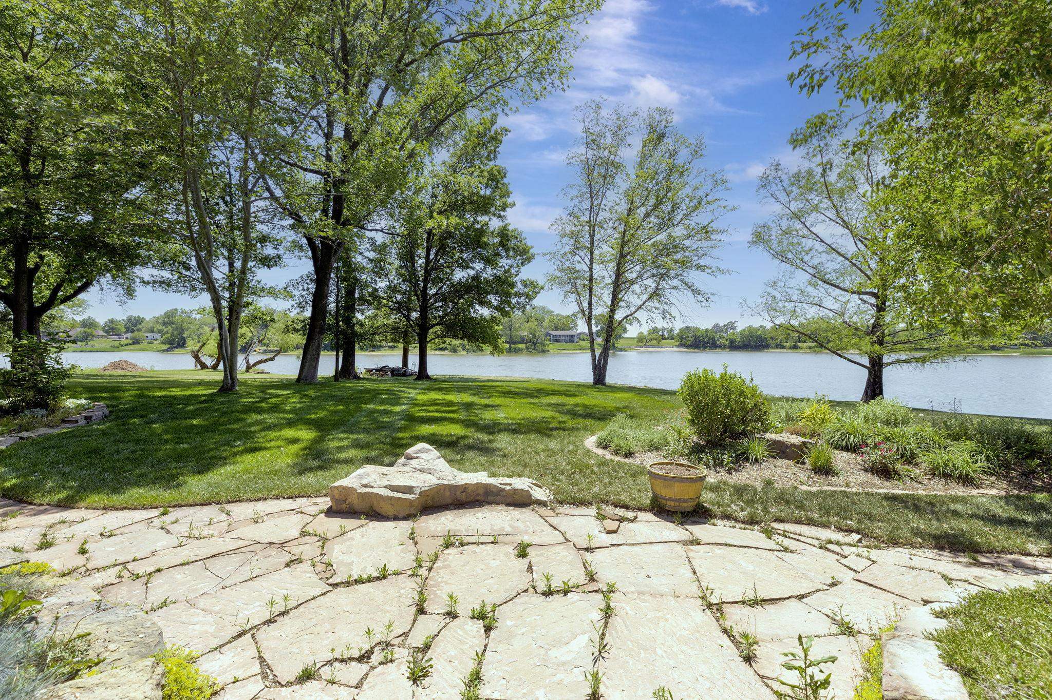 18 N Lakeview Drive Goddard KS 67052