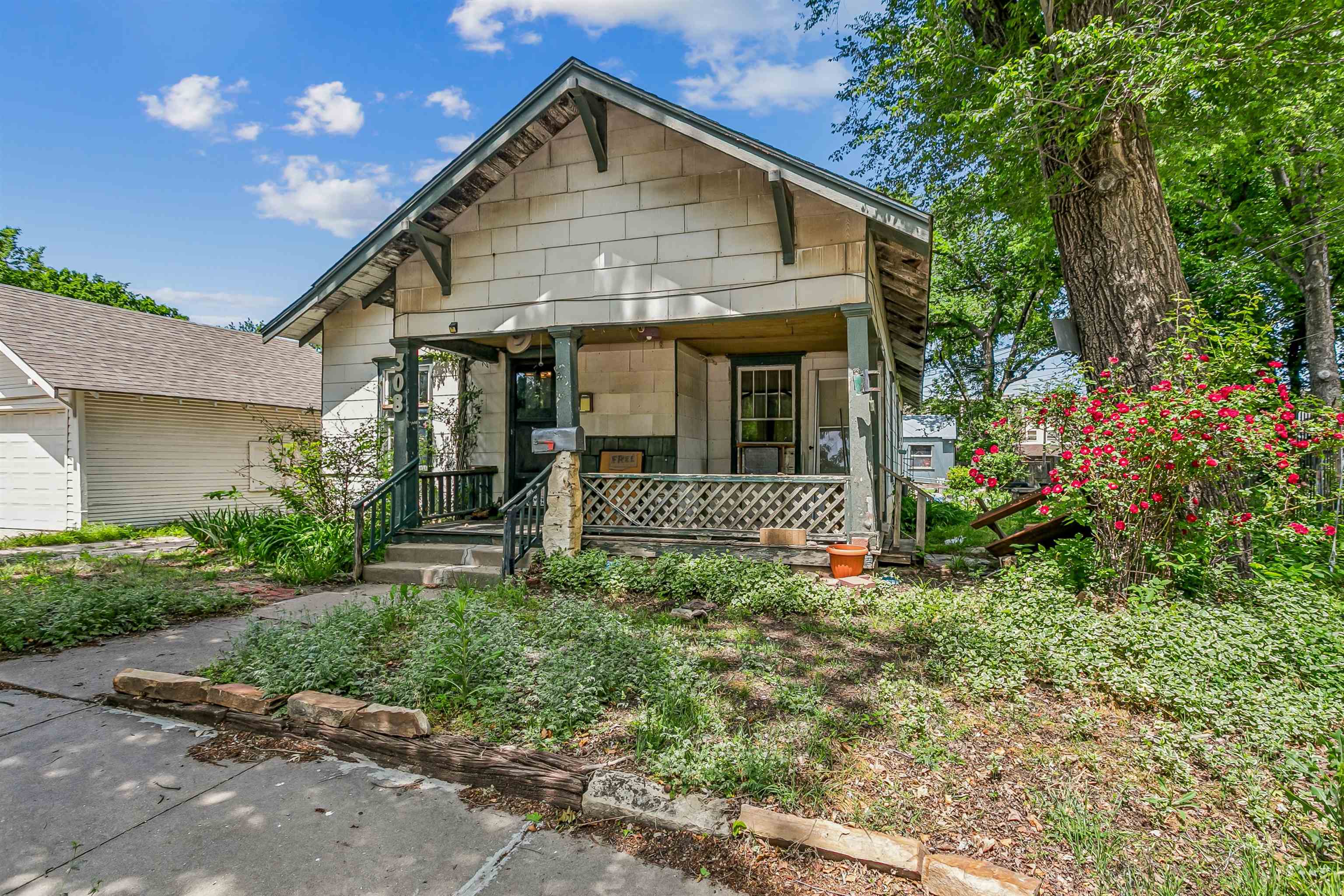 308 E 6th Augusta KS 67010-0000