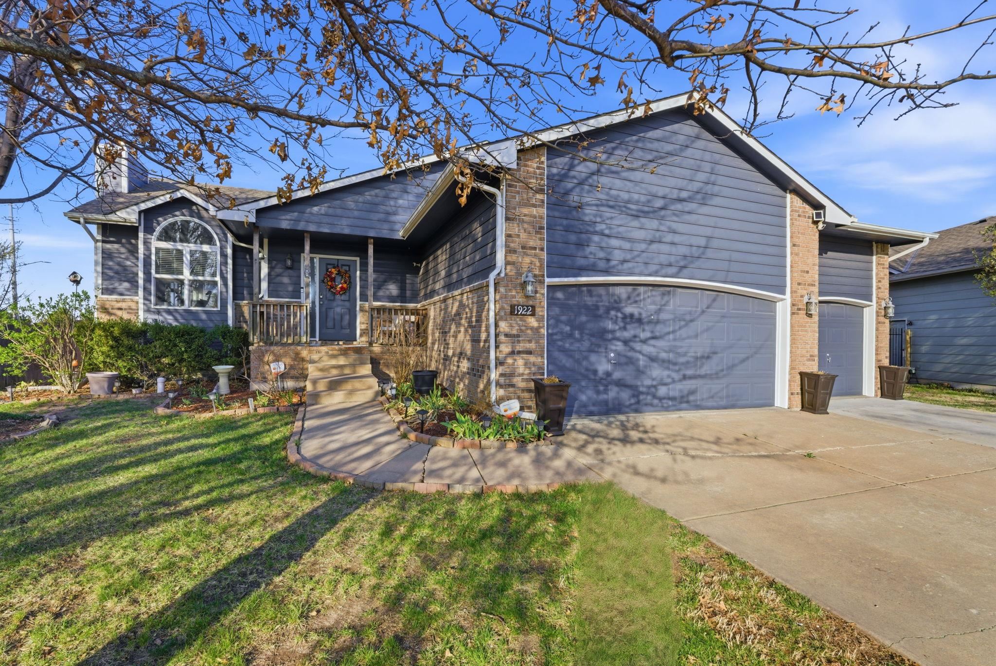 1922 N Beretta Court Andover KS 67002