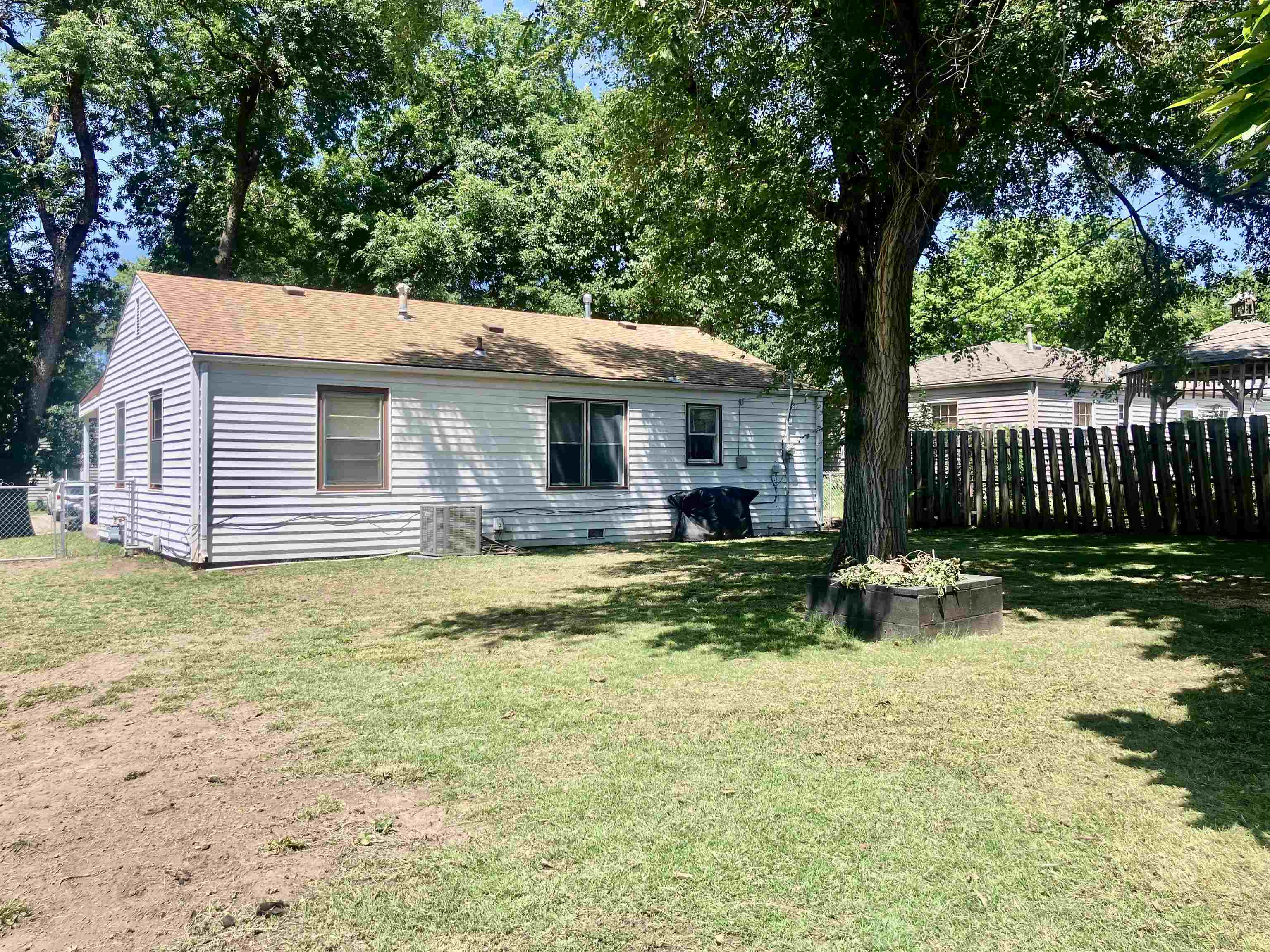 1629 E Gary Street Park City KS 67219
