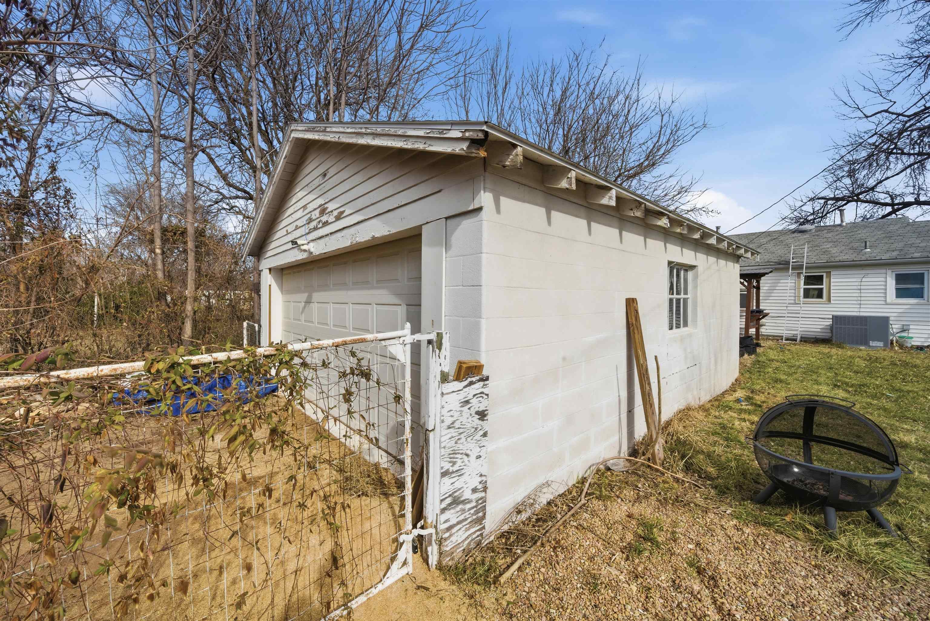 1751 S Volutsia Avenue Wichita KS 67211