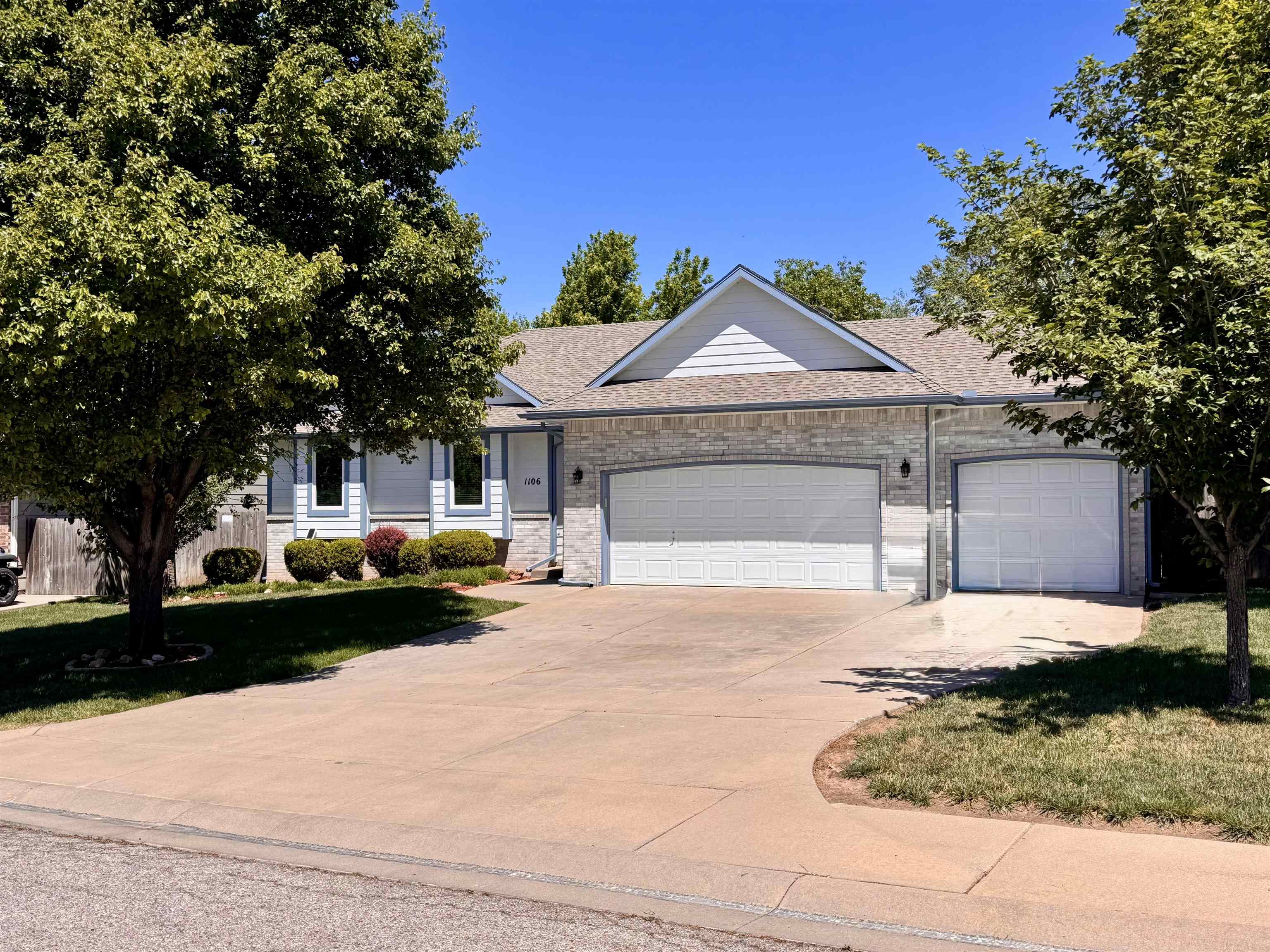 1106 E Southcrest Circle Derby KS 67037