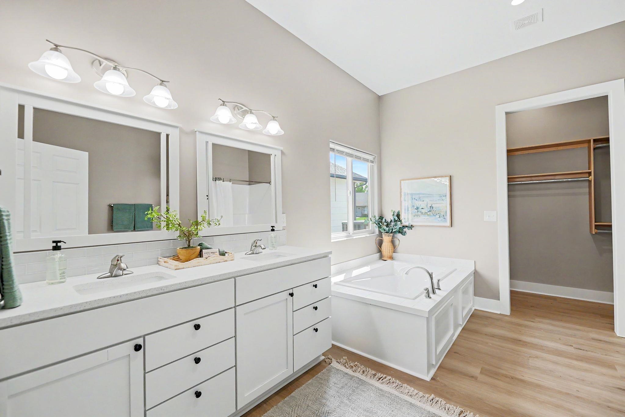 724 N Redbud Avenue Valley Center KS 67147
