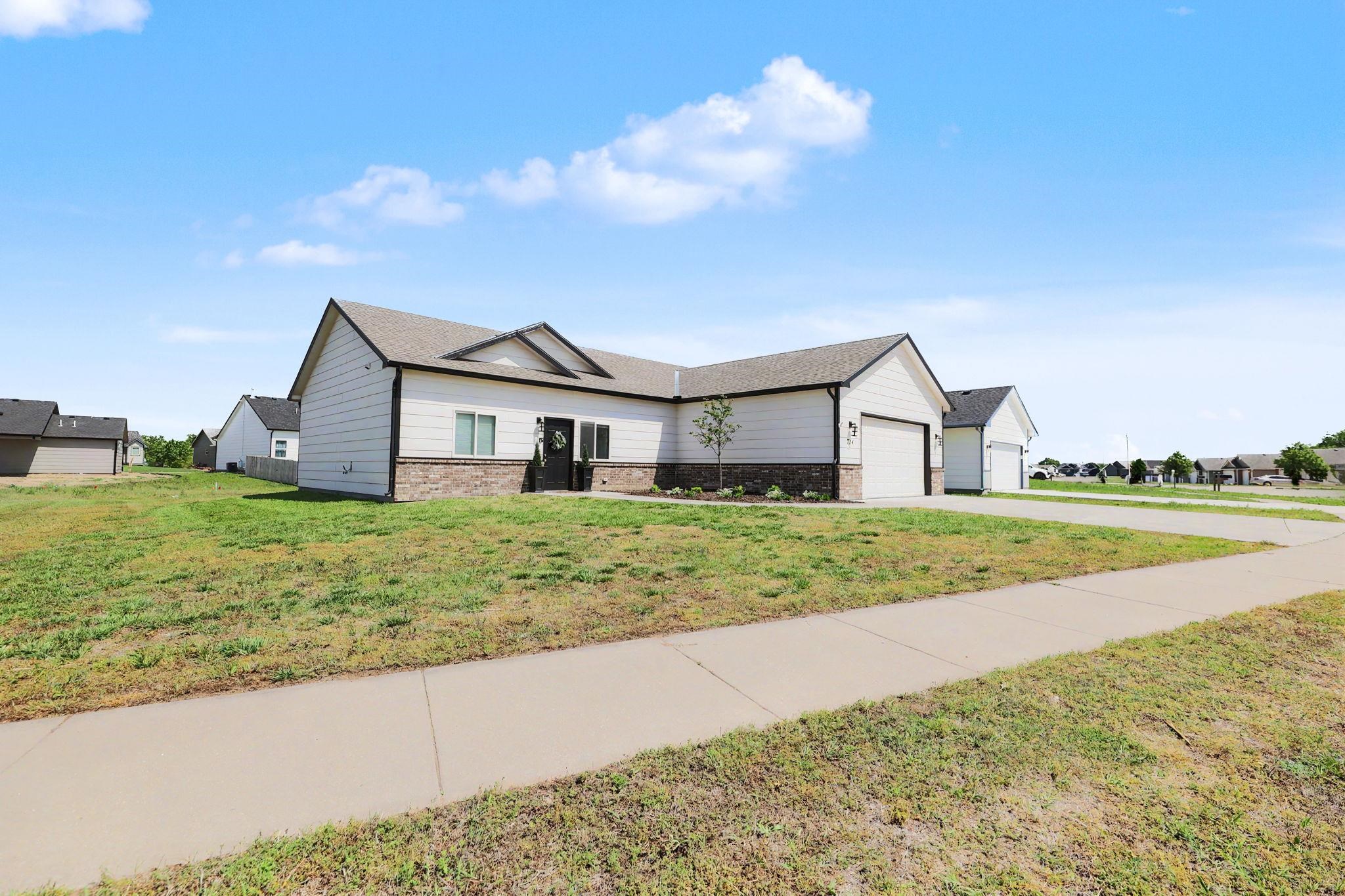 724 N Redbud Avenue Valley Center KS 67147
